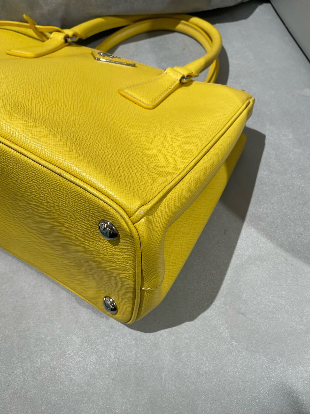 Prada - Galleria Medium - Leather - Yellow - (medium)