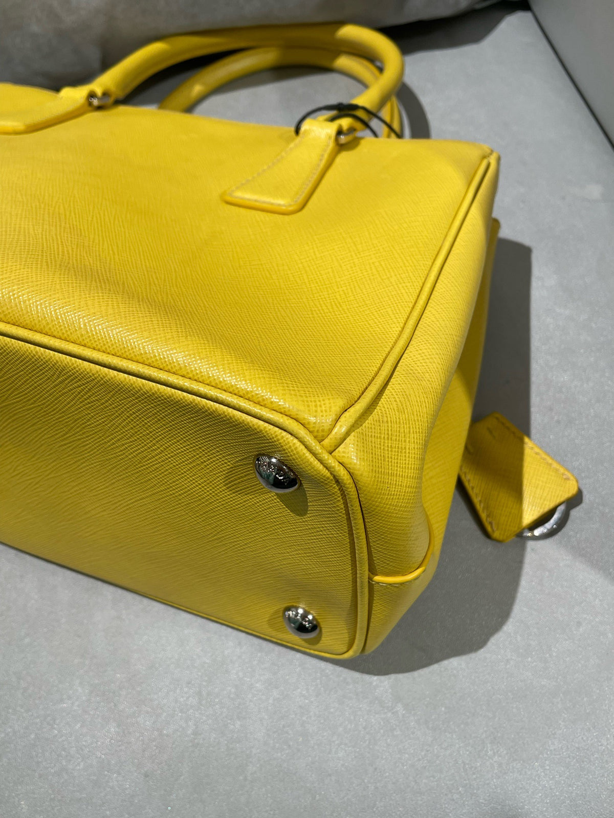 Prada - Galleria Medium - Leather - Yellow - (medium)
