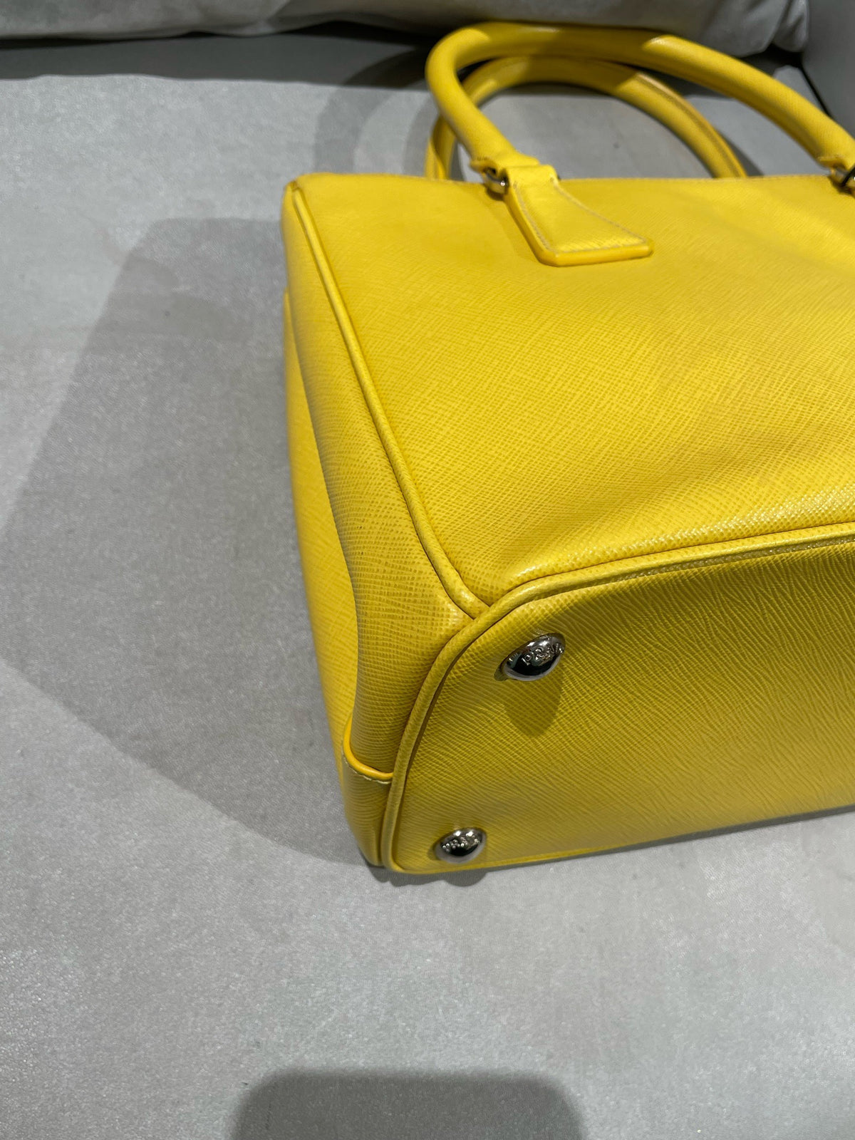 Prada - Galleria Medium - Leather - Yellow - (medium)