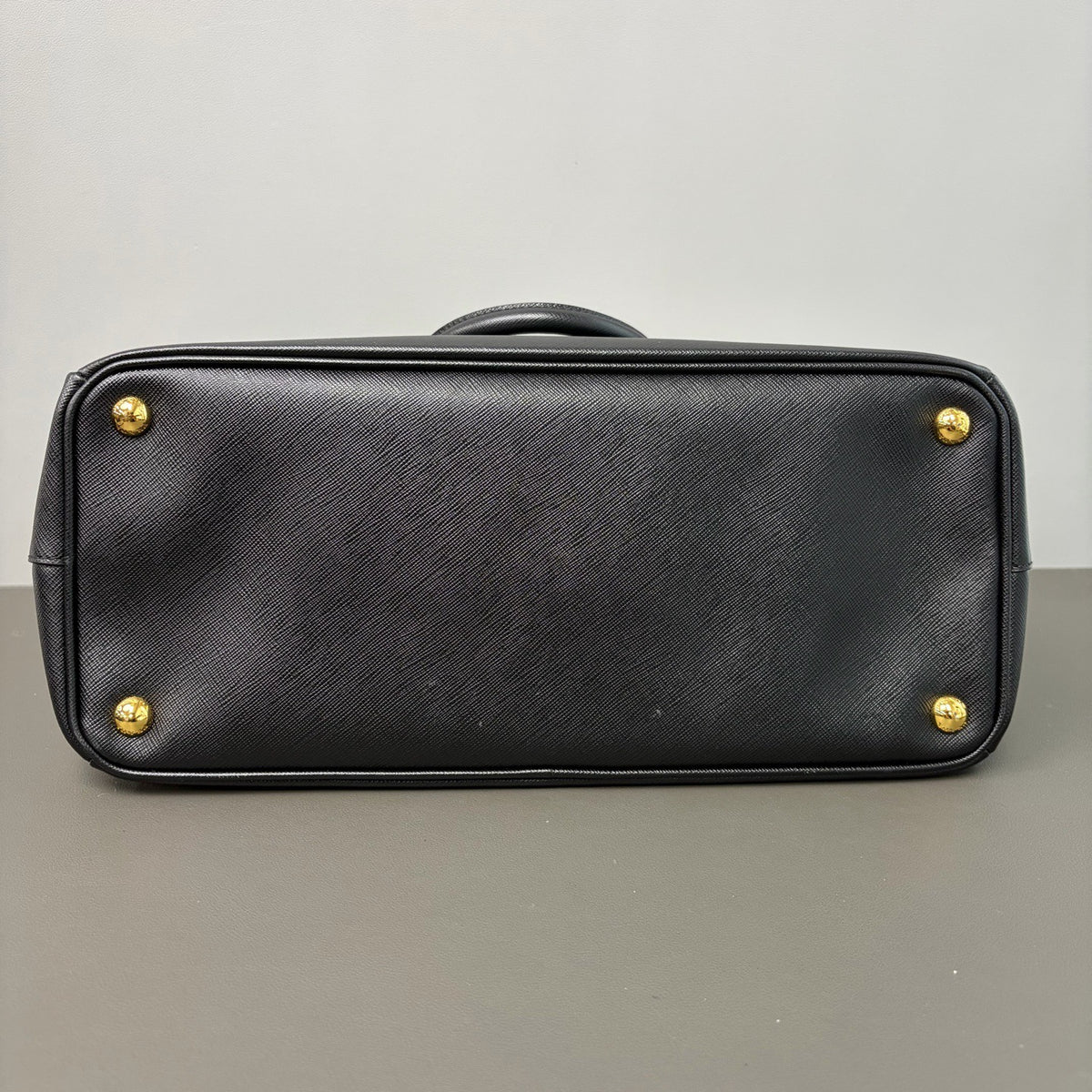 Prada - Galleria Medium Saffiano Leather Tote - Black - (medium)
