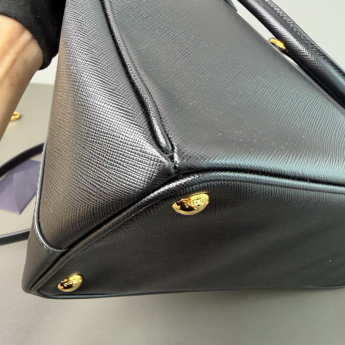 Prada - Galleria Medium Saffiano Leather Tote - Black - (medium)