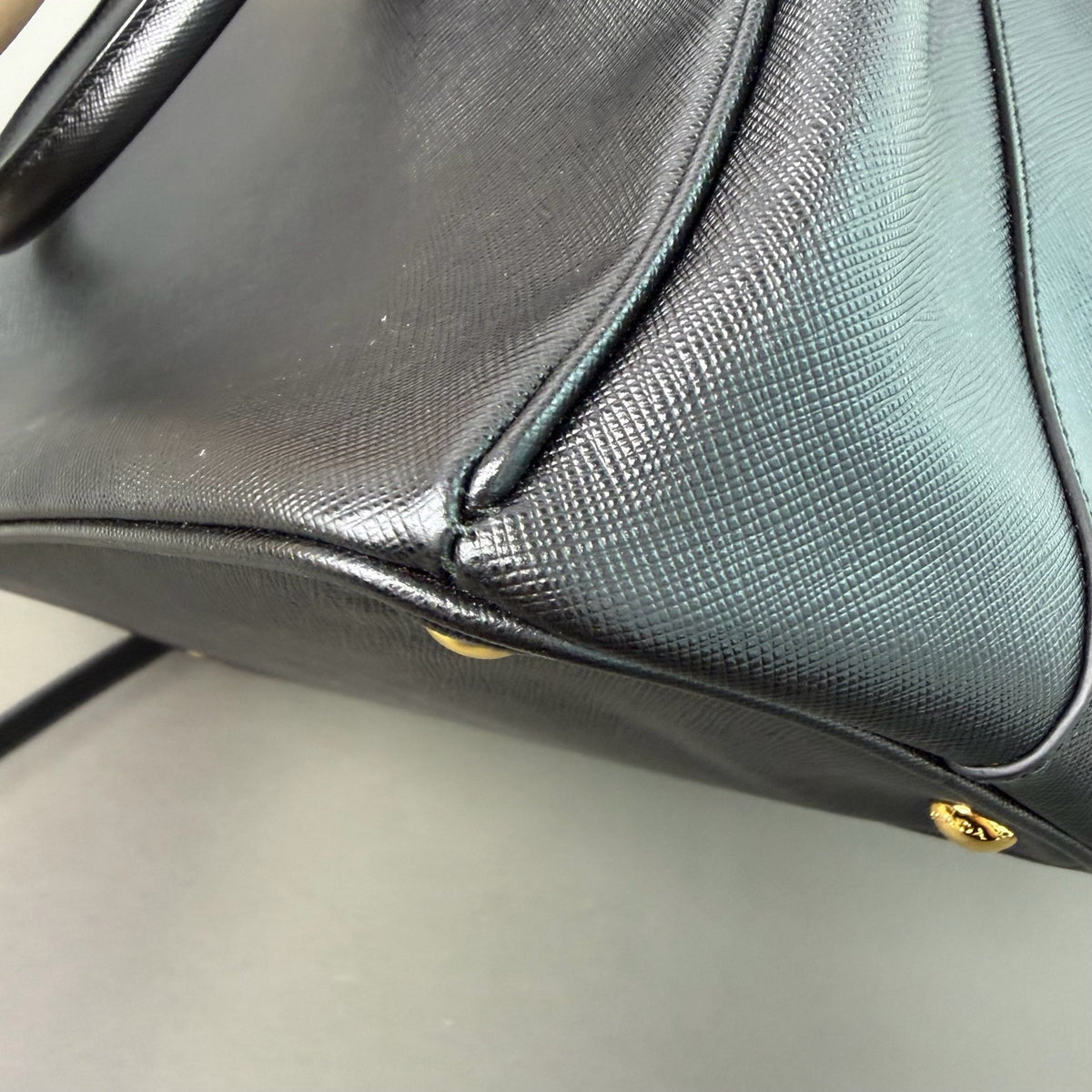 Prada - Galleria Medium Saffiano Leather Tote - Black - (medium)