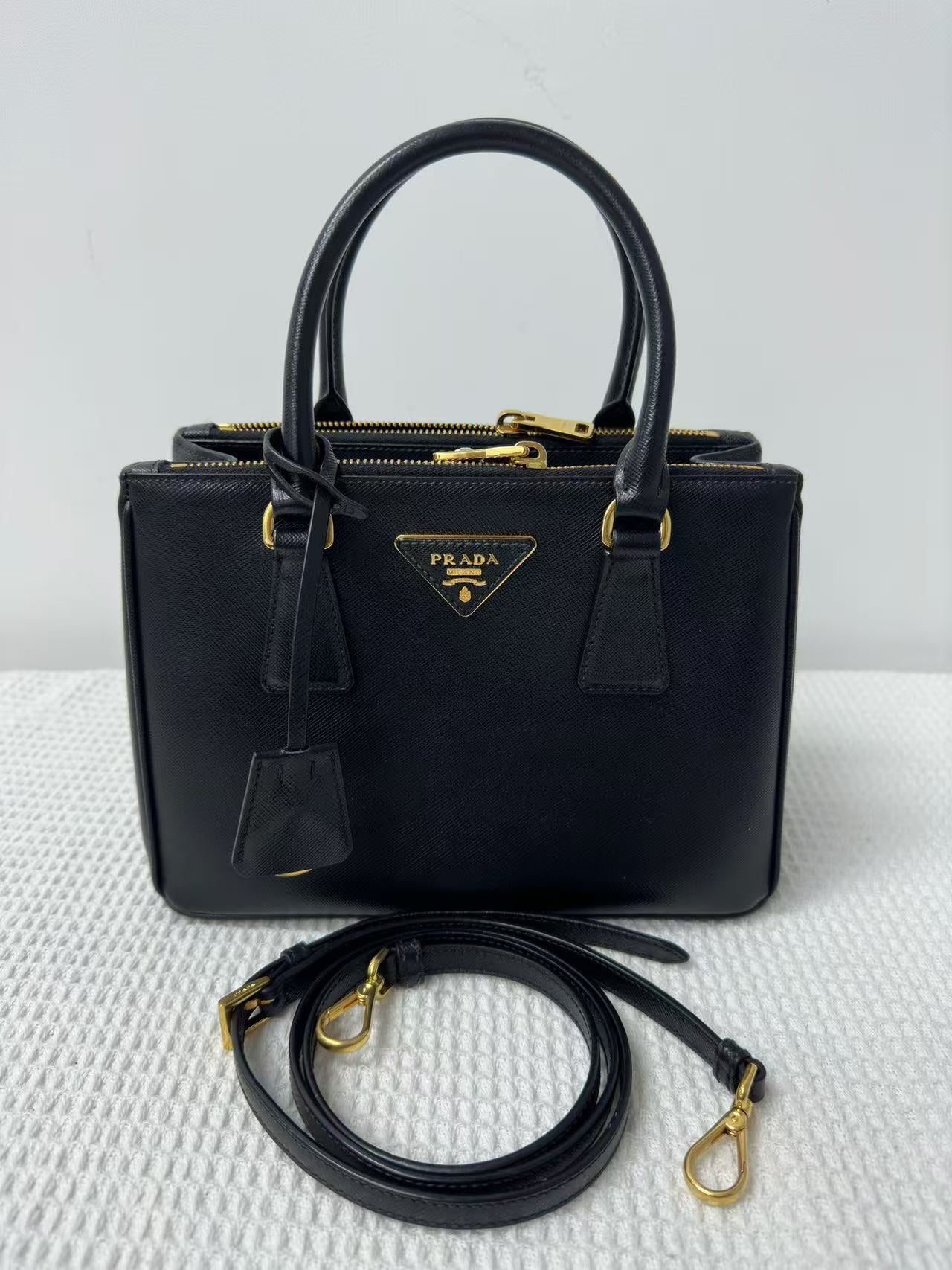 Prada - Galleria - Saffiano leather - Black - (small)