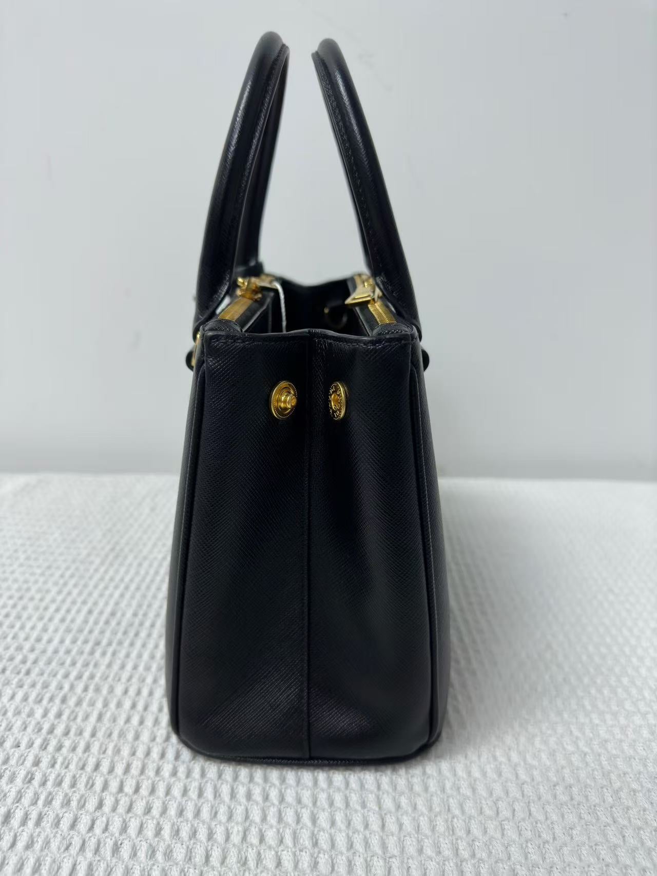 Prada - Galleria - Saffiano leather - Black - (small)