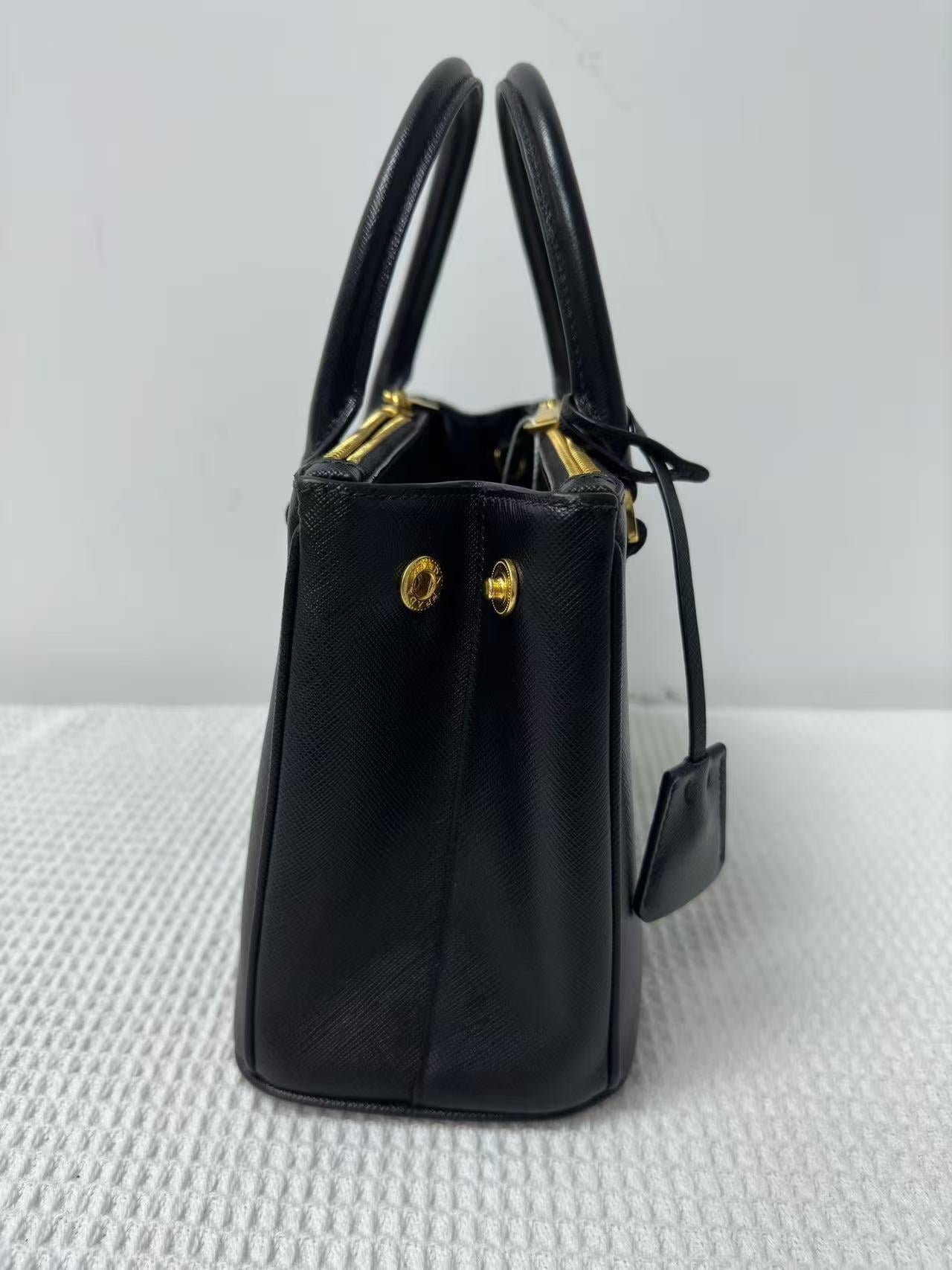 Prada - Galleria - Saffiano leather - Black - (small)