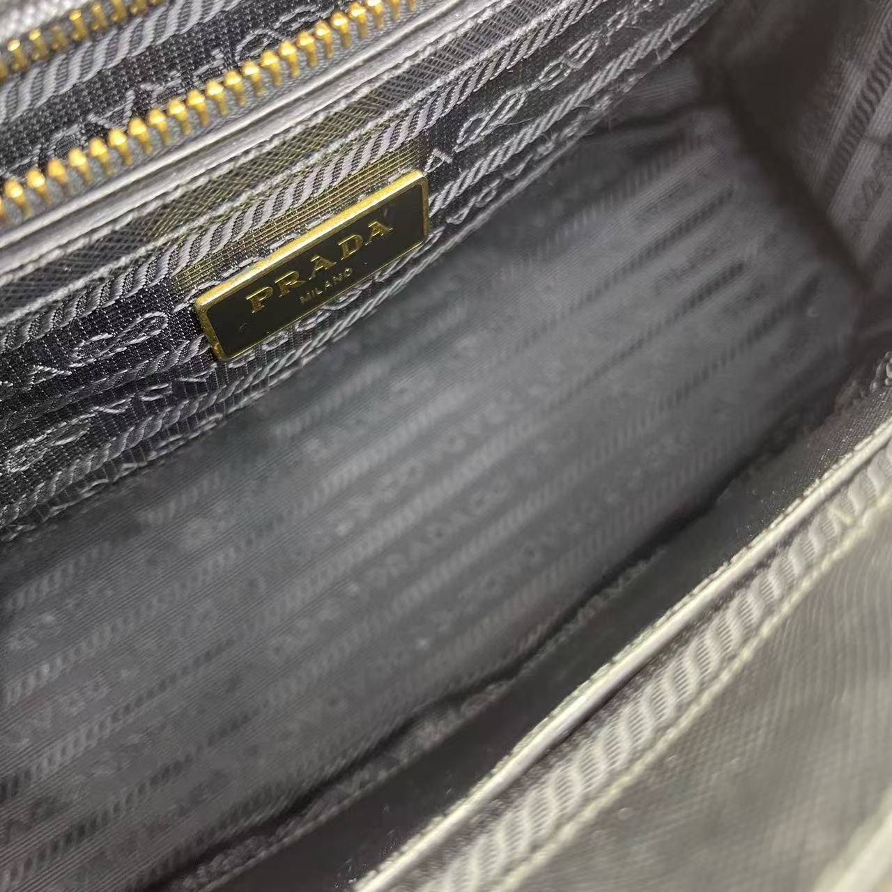 Prada - Galleria - Saffiano leather - Black with Gold-Tone Hardware - (Small)