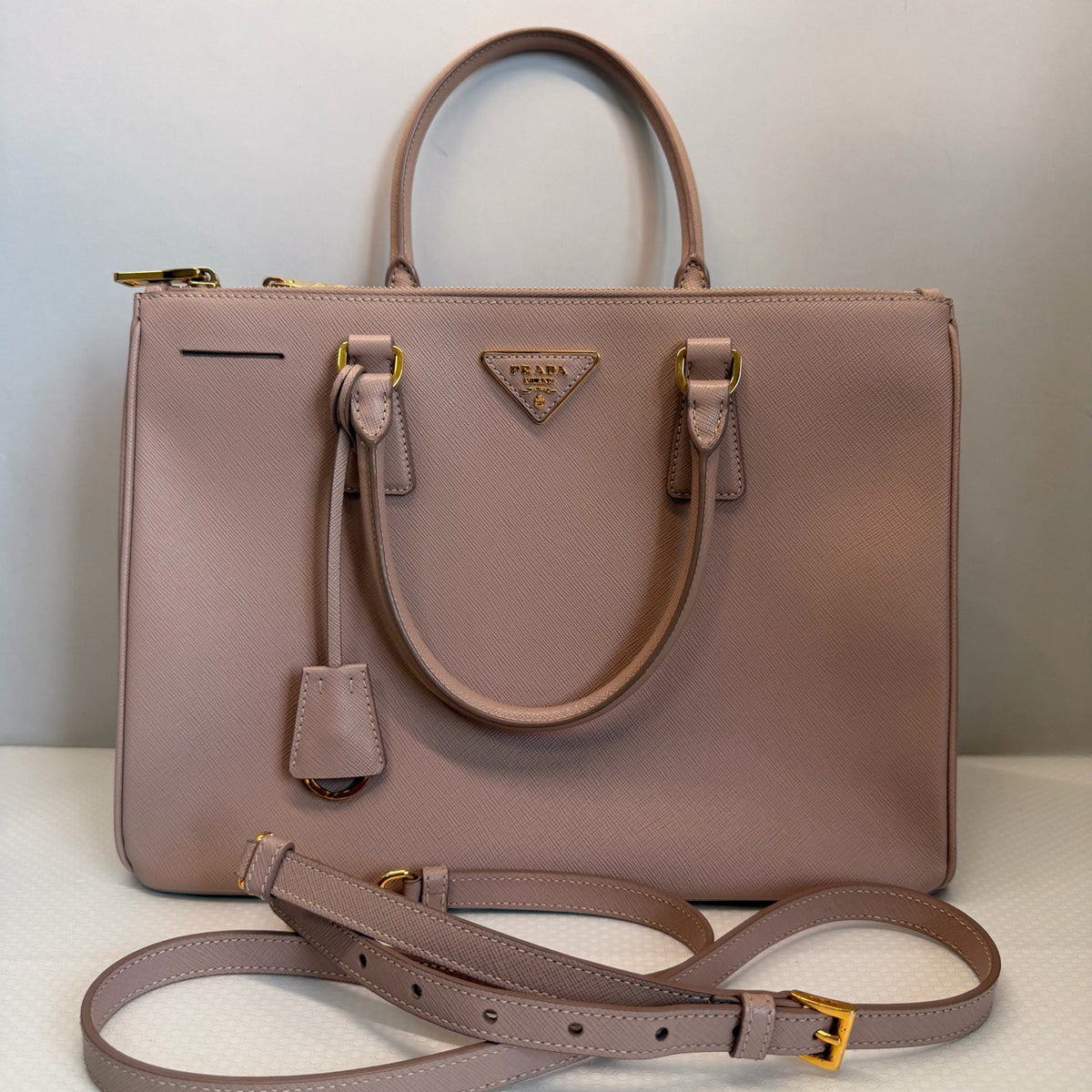 Prada - Galleria Saffiano Lux Tote - Leather - Pink - (large)