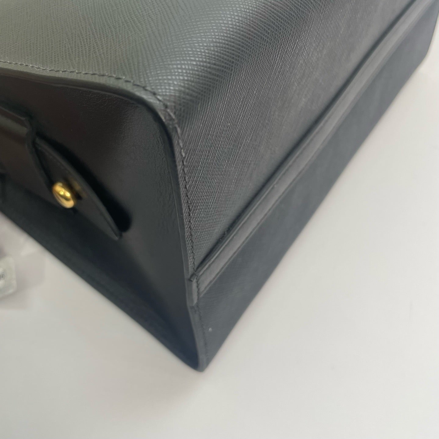 Prada - Galleria (Saffiano Lux Tote) - Saffiano leather - Black with Gold-Tone Hardware - (medium)