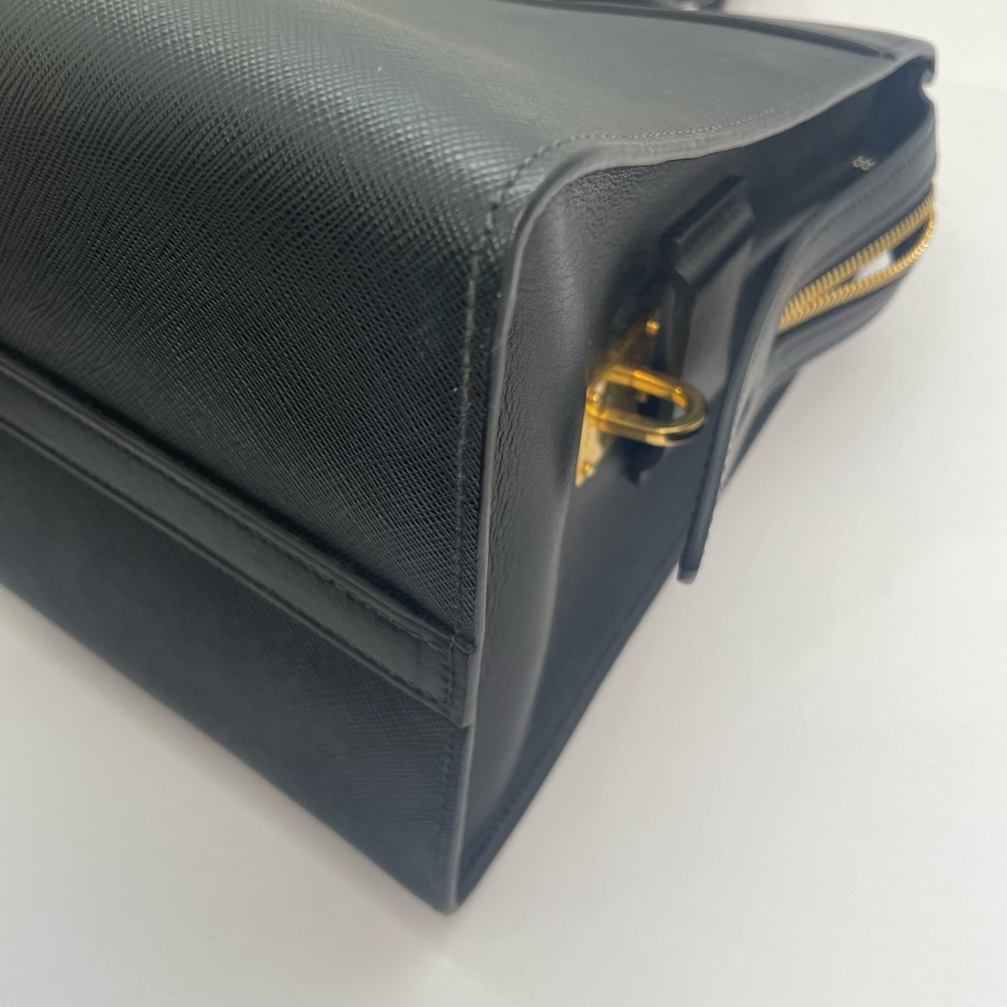 Prada - Galleria (Saffiano Lux Tote) - Saffiano leather - Black with Gold-Tone Hardware - (medium)