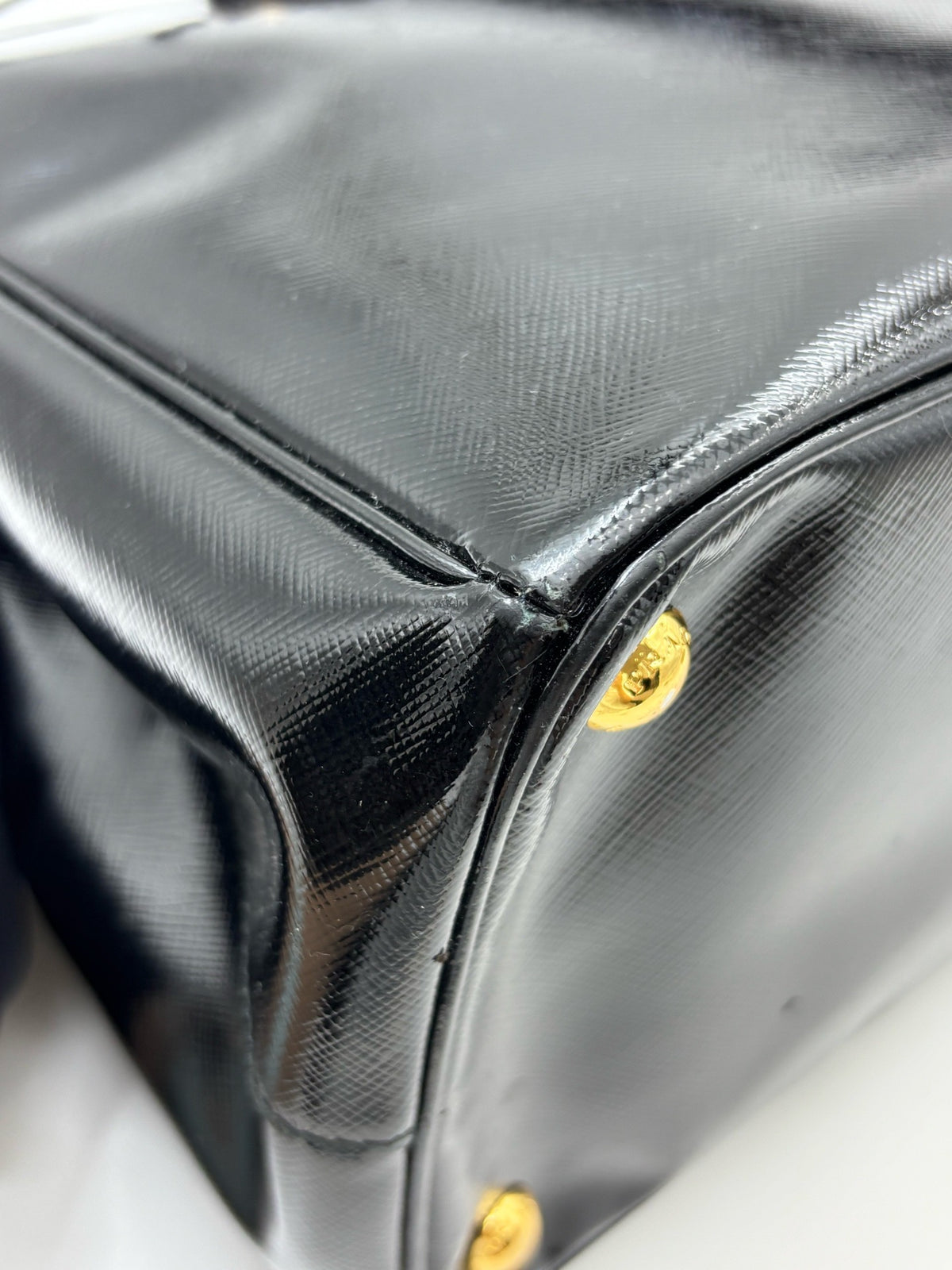 Prada - Galleria Saffiano - Patent leather - Black