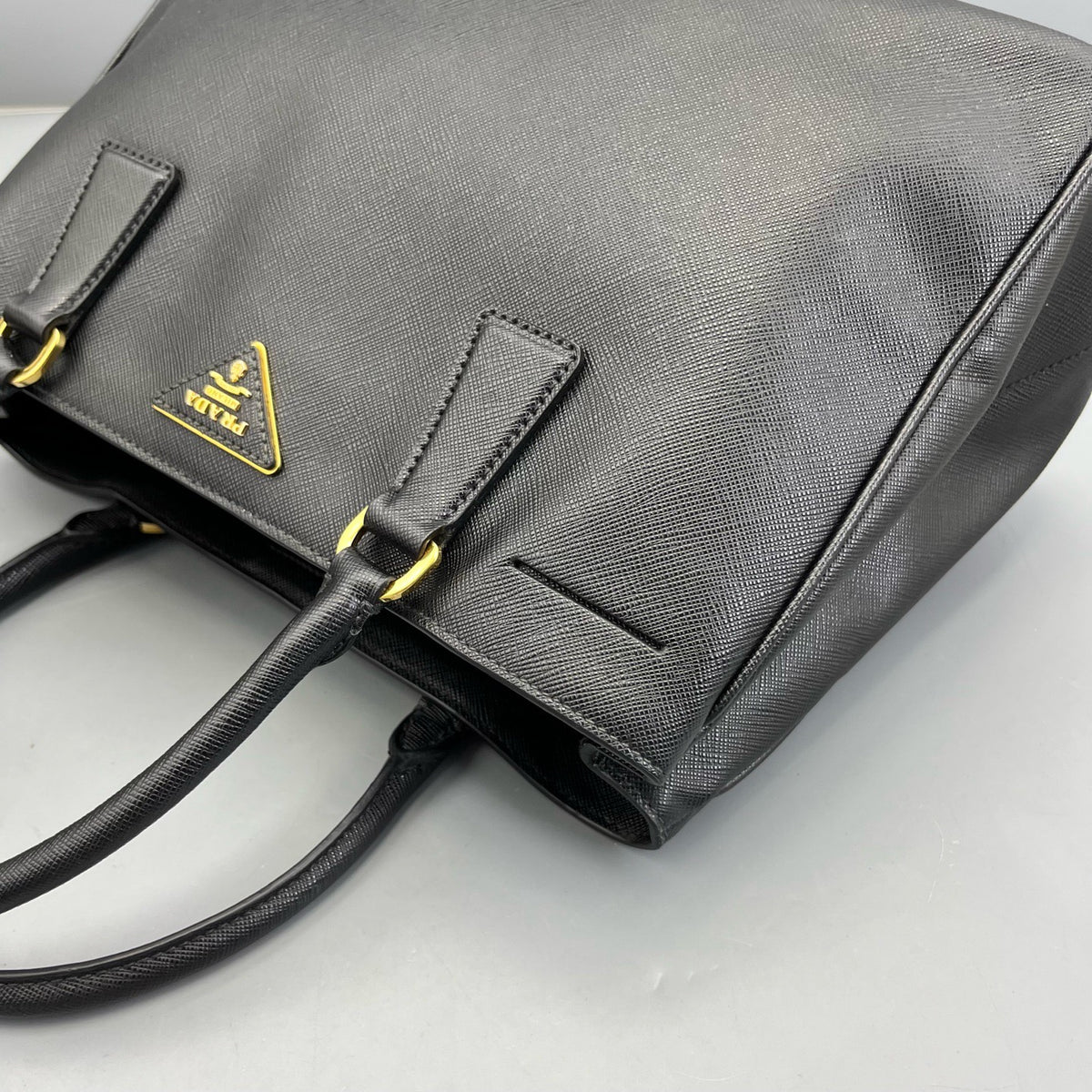 Prada - Galleria Tote - Leather - Black - (medium)
