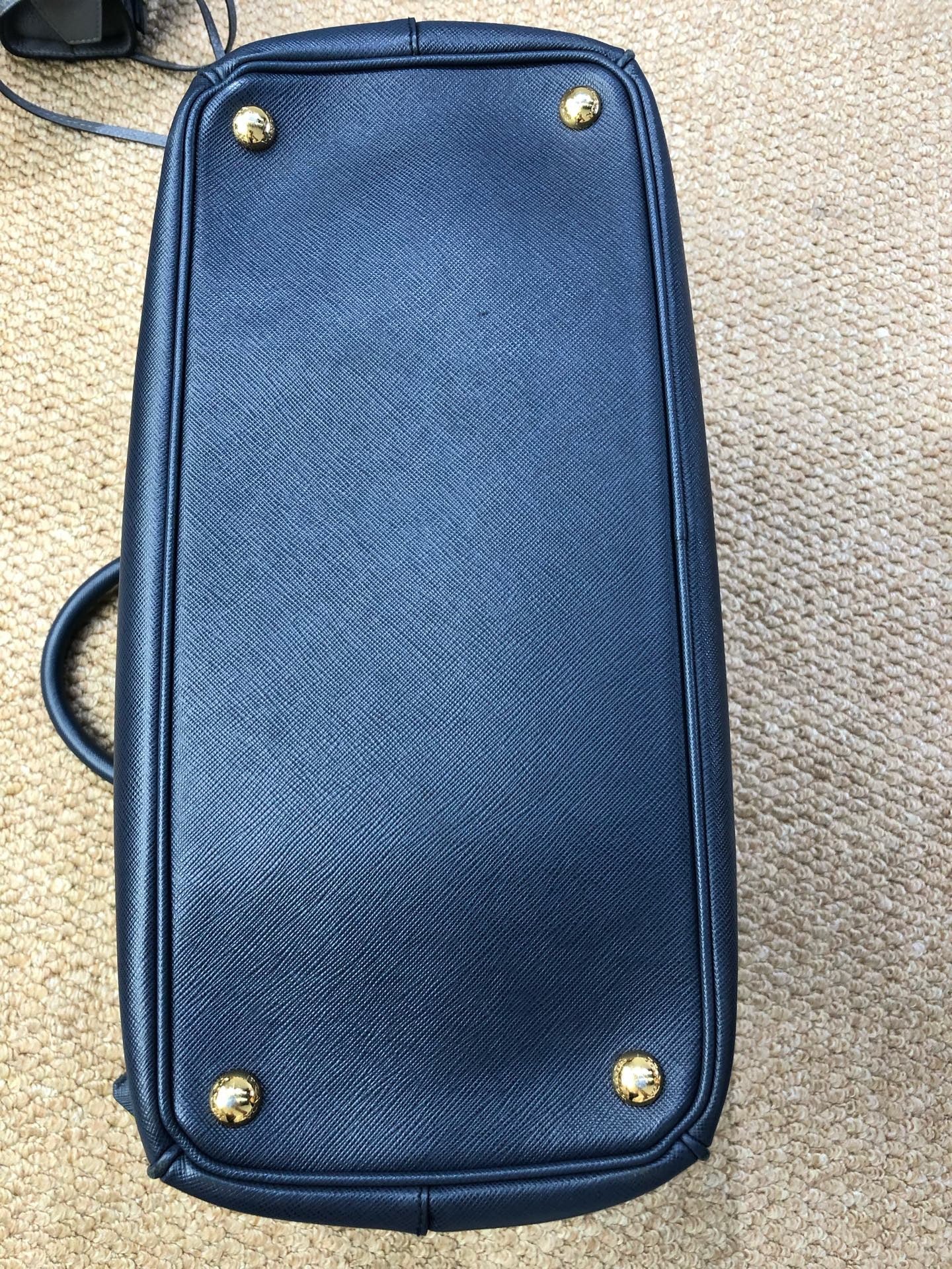 Prada - Gallerria - Leather - Blue - (medium)