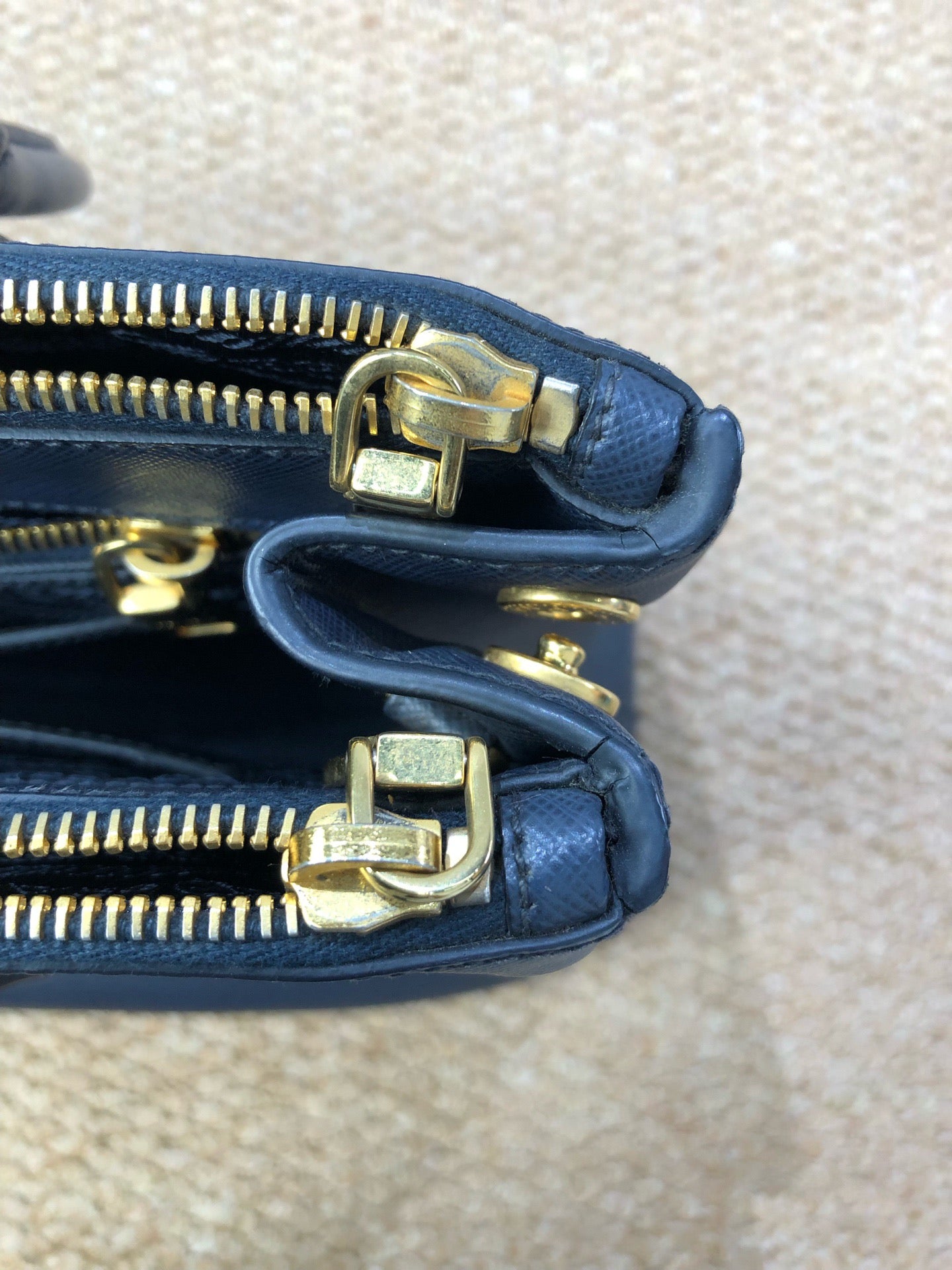 Prada - Gallerria - Leather - Blue - (medium)