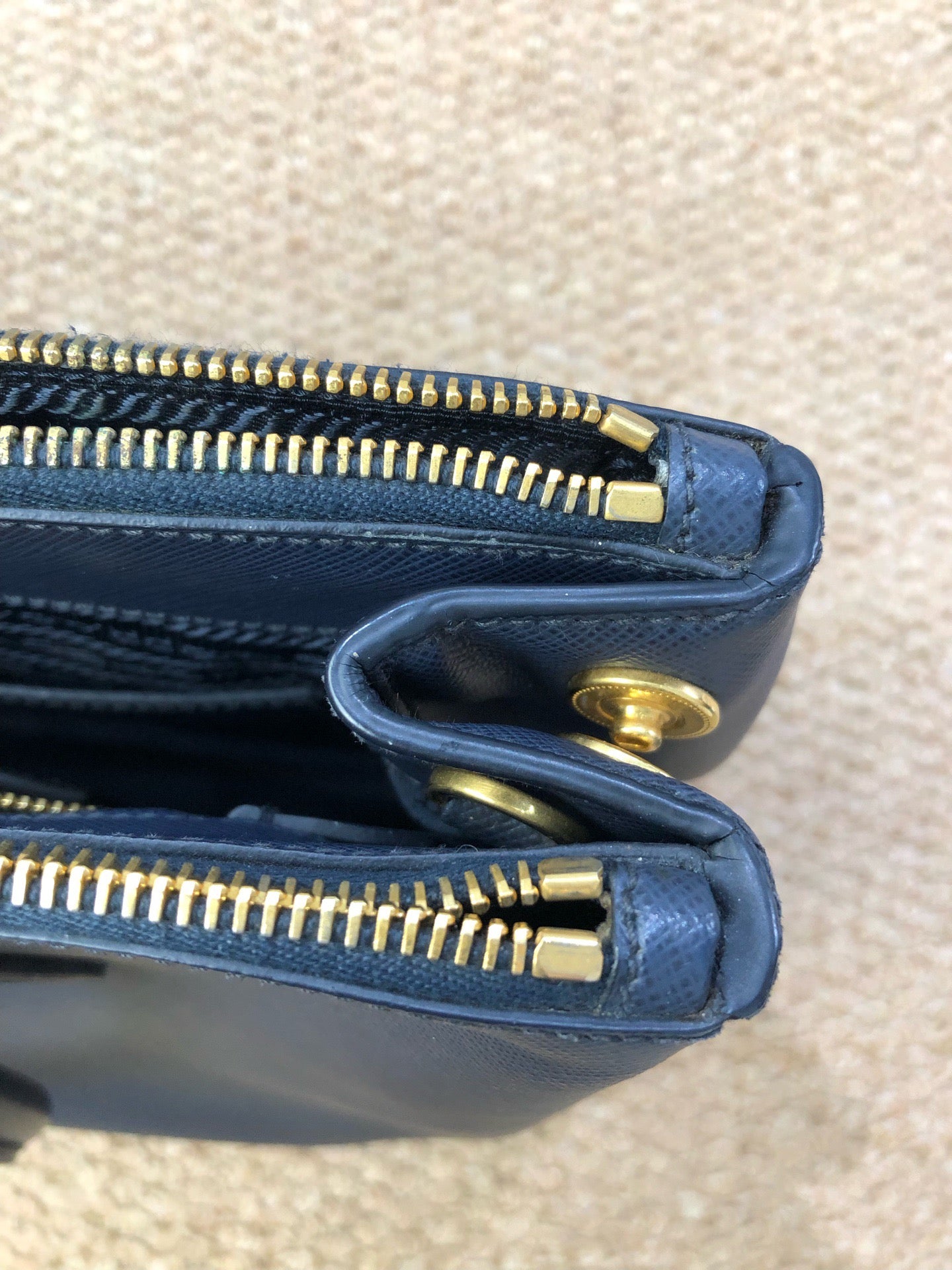 Prada - Gallerria - Leather - Blue - (medium)