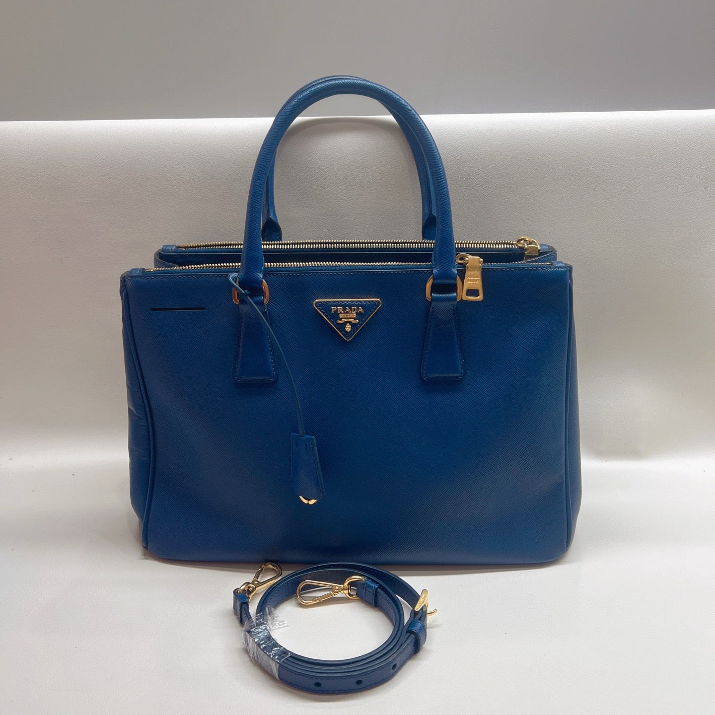 Prada - Galles - Leather - Blue - (medium)