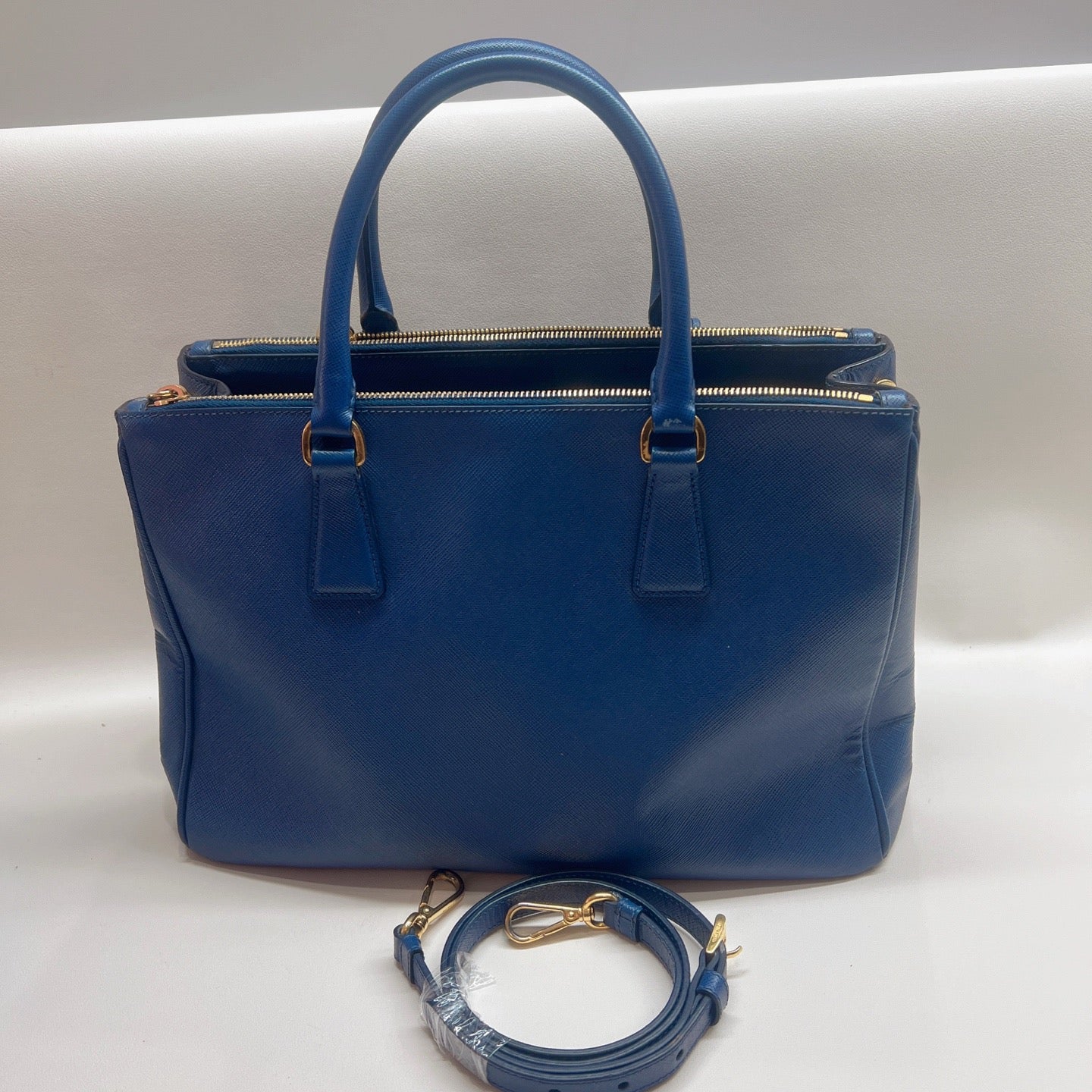 Prada - Galles - Leather - Blue - (medium)