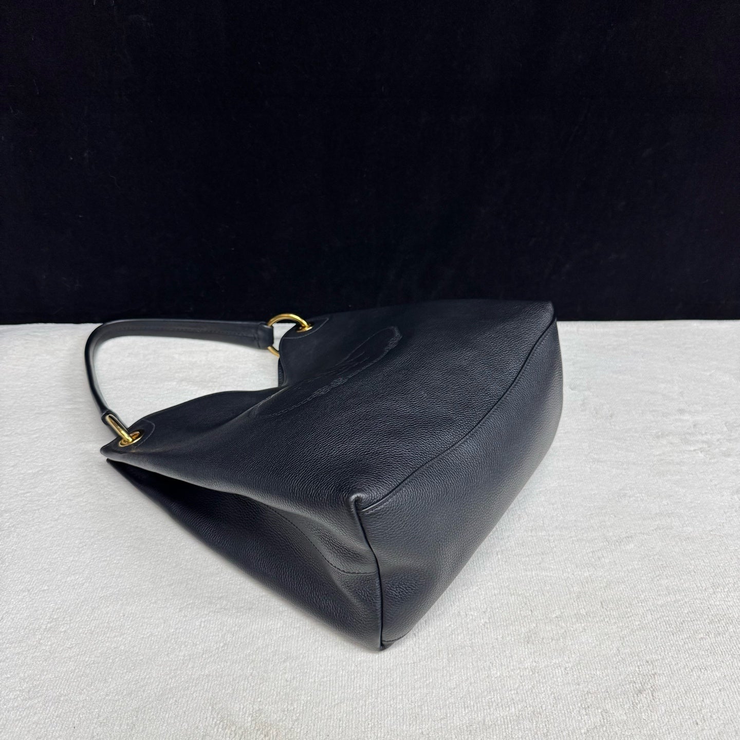 Prada - Hobo Bag - Pebbled leather - Black with Gold-Tone Hardware - (Medium)