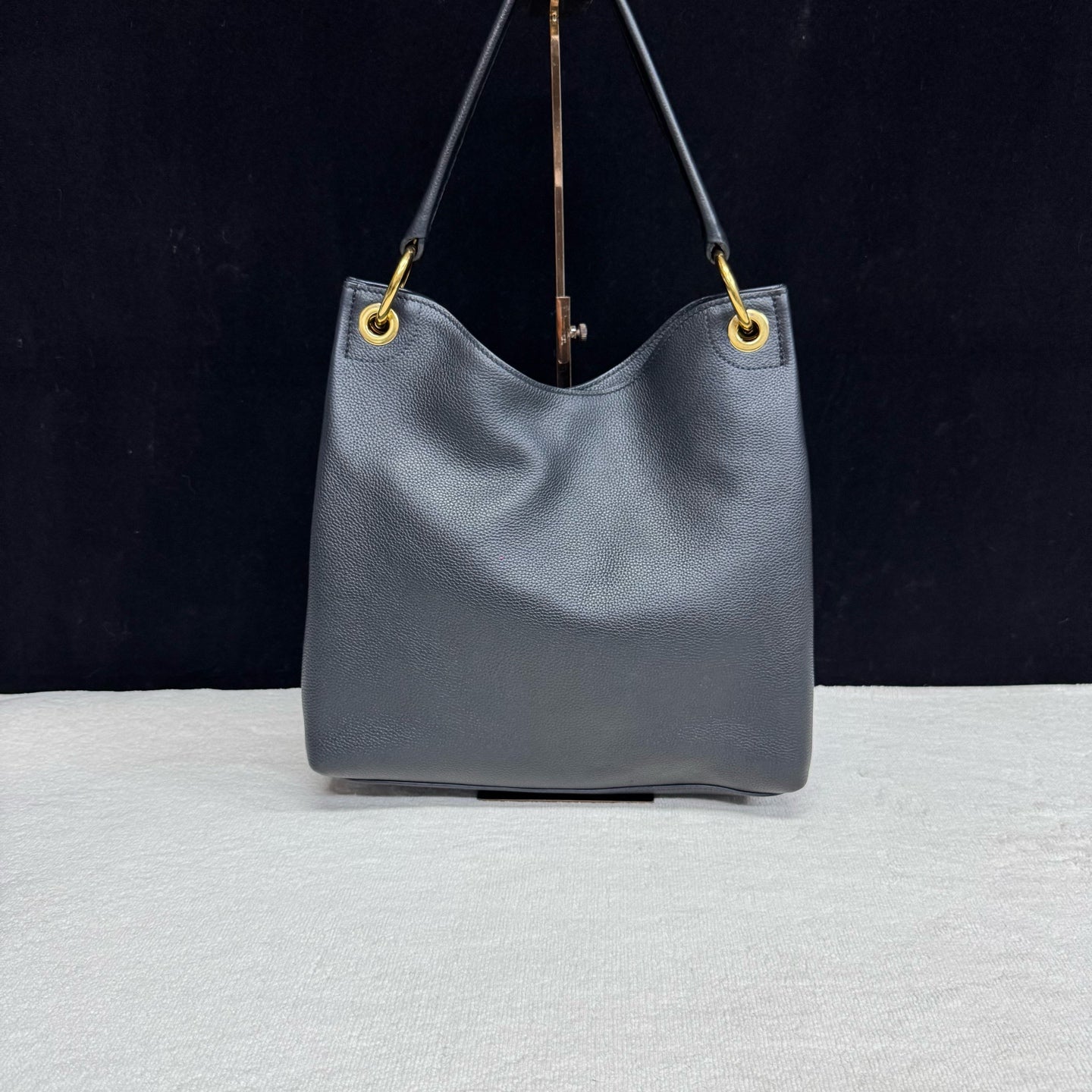 Prada - Hobo Bag - Pebbled leather - Black with Gold-Tone Hardware - (Medium)