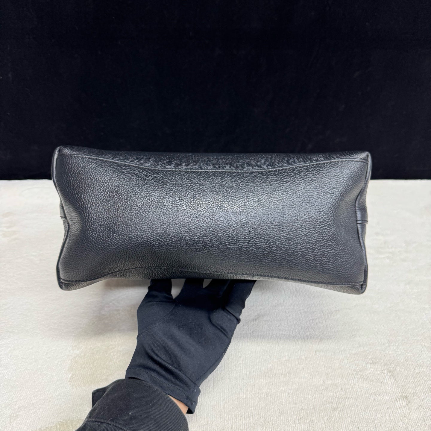 Prada - Hobo Bag - Pebbled leather - Black with Gold-Tone Hardware - (Medium)