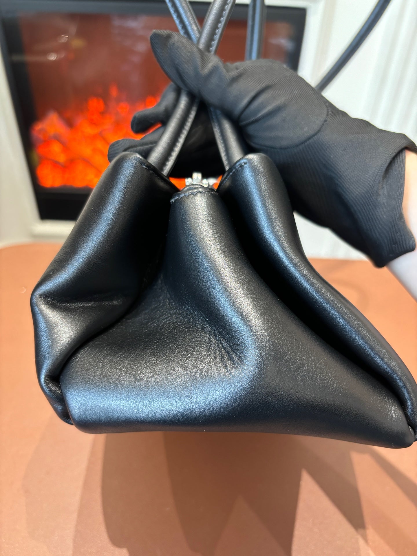 Prada - Hobo - Leather - Black - (medium)