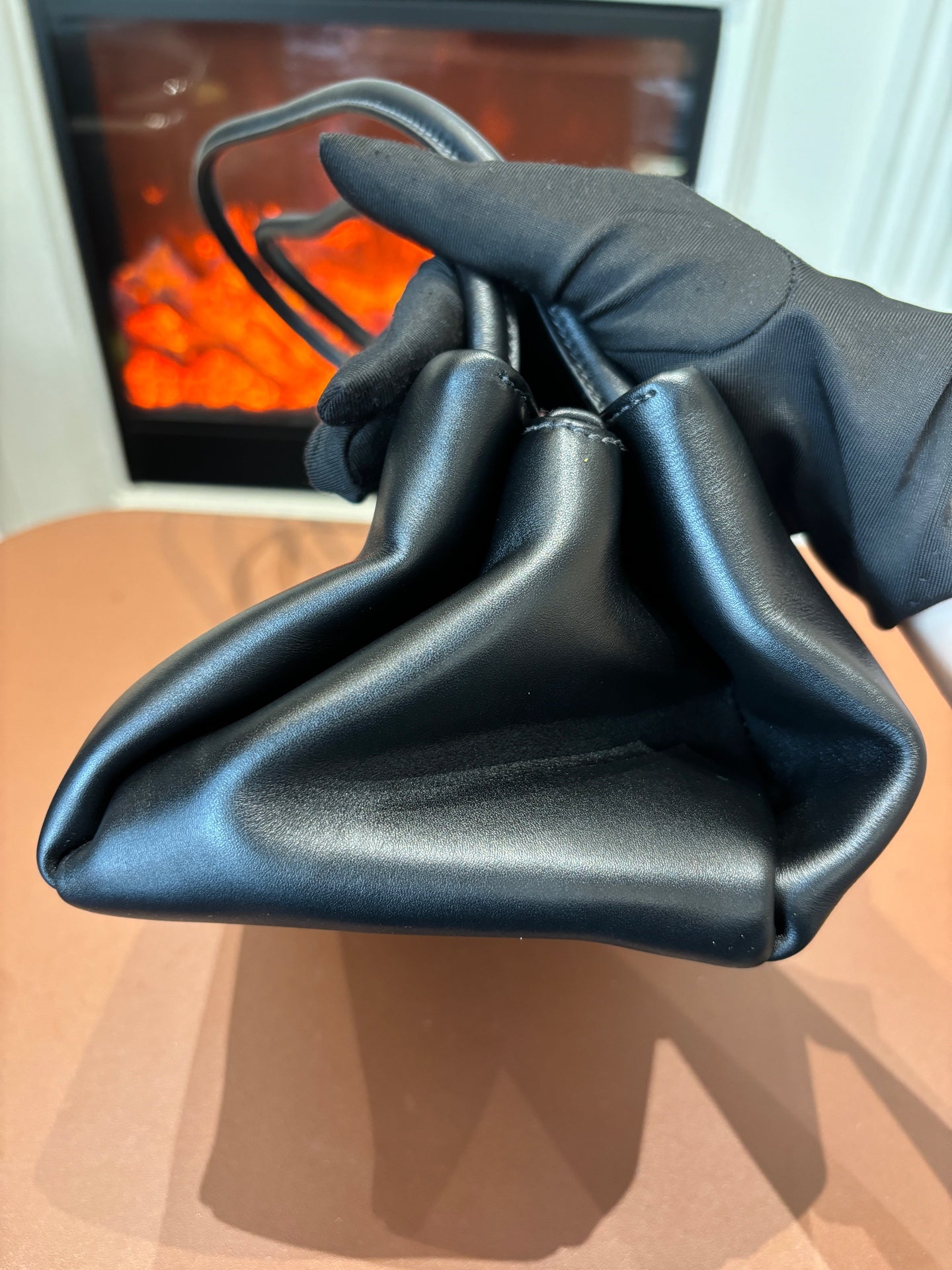Prada - Hobo - Leather - Black - (medium)