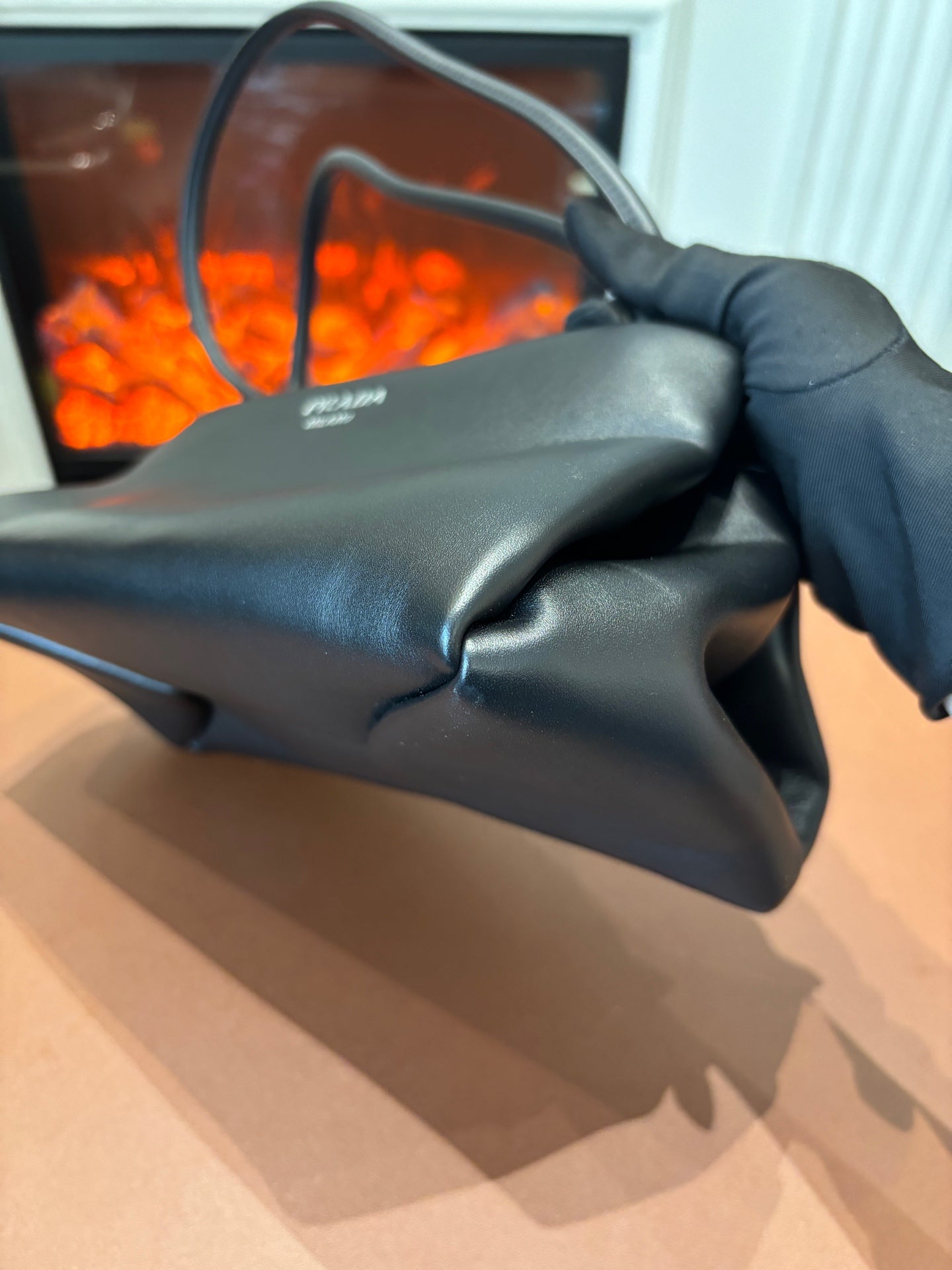 Prada - Hobo - Leather - Black - (medium)