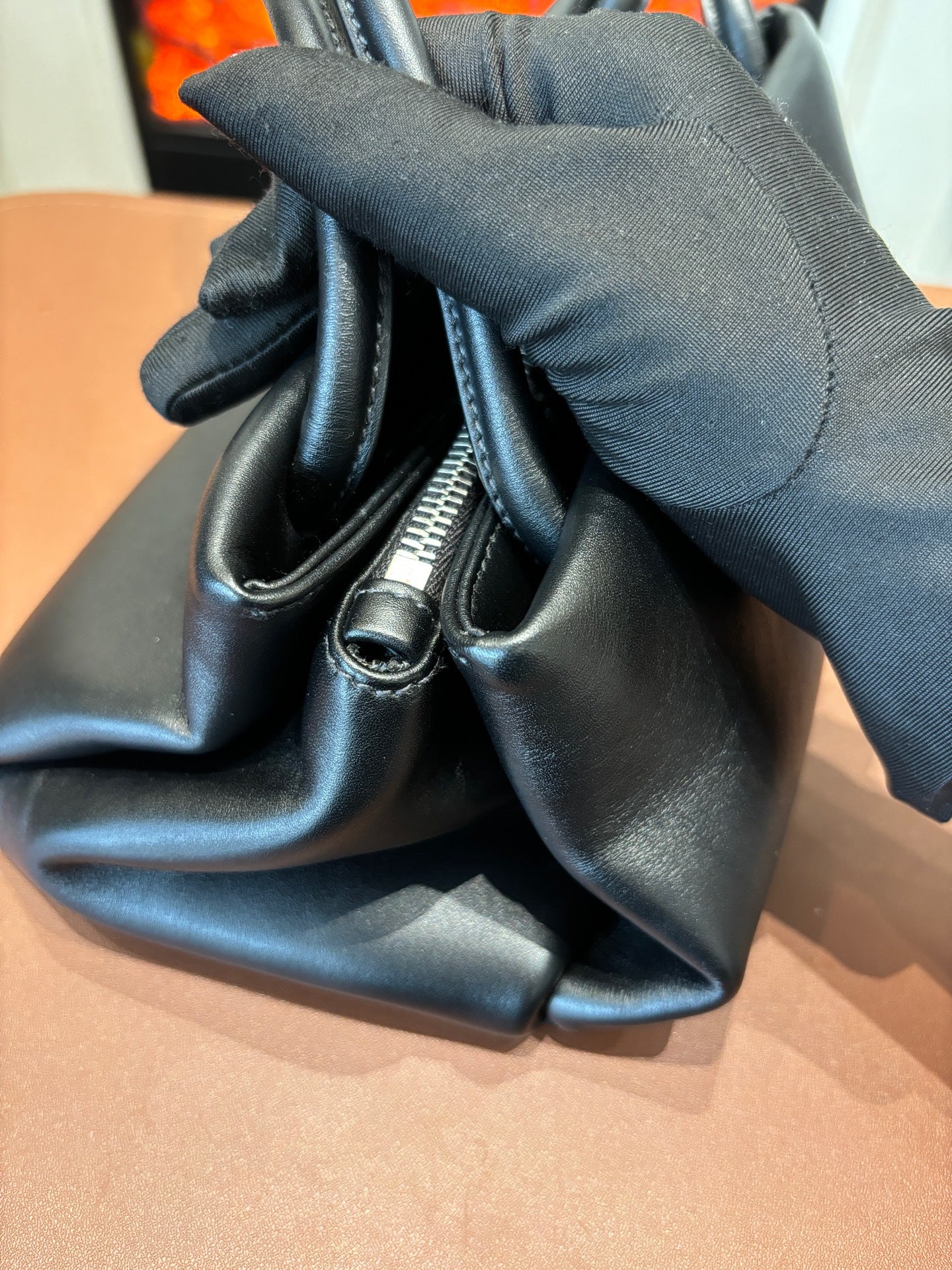 Prada - Hobo - Leather - Black - (medium)