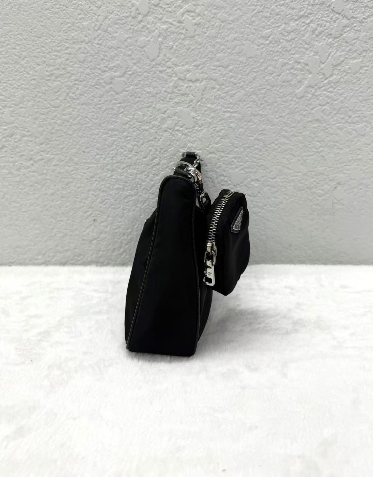 Prada - Hobo Re-Edition 2005 - Nylon - Black - (mini)