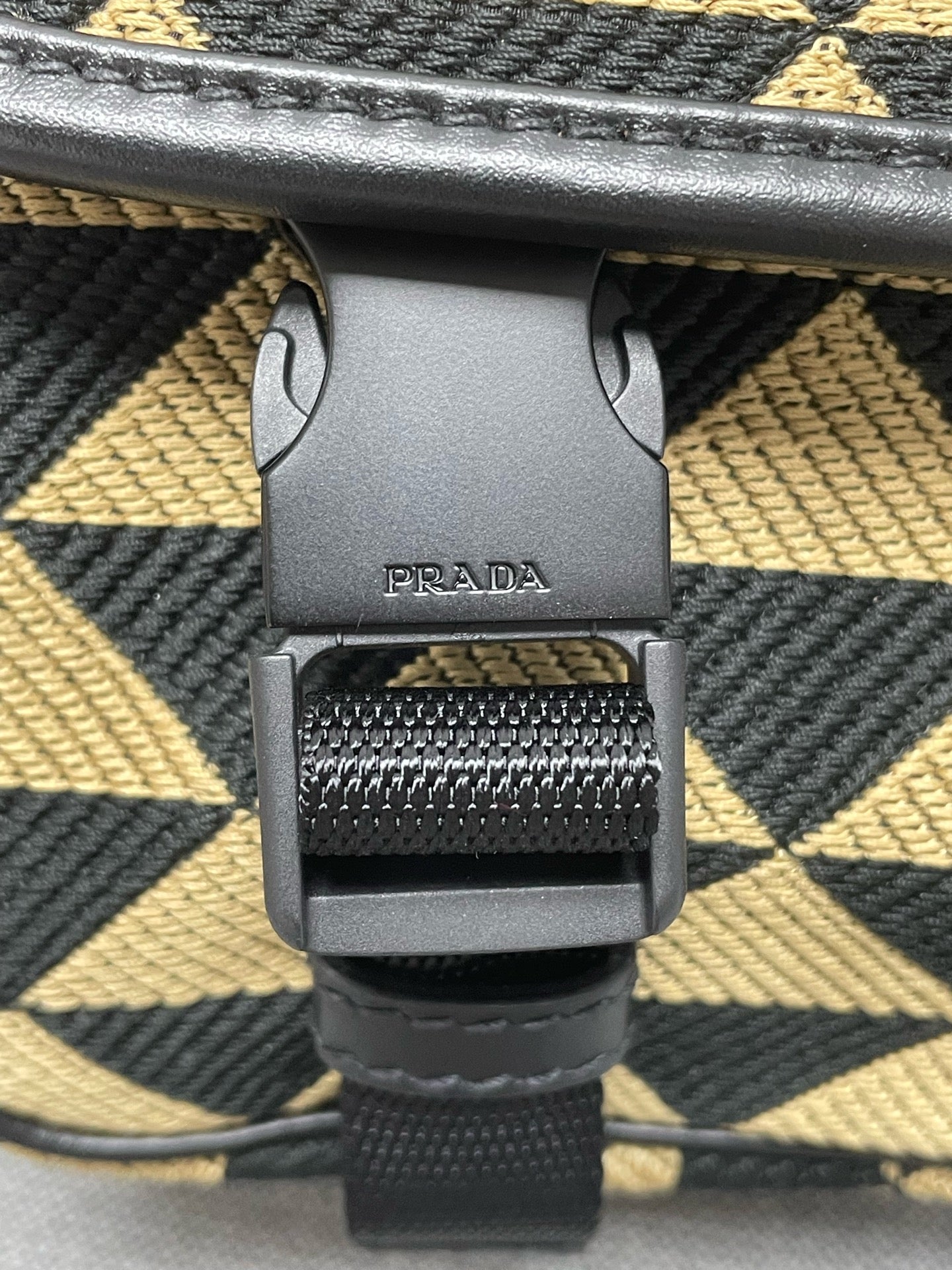 Prada - Messenger Bag - Cloth - Multicolour - (small)