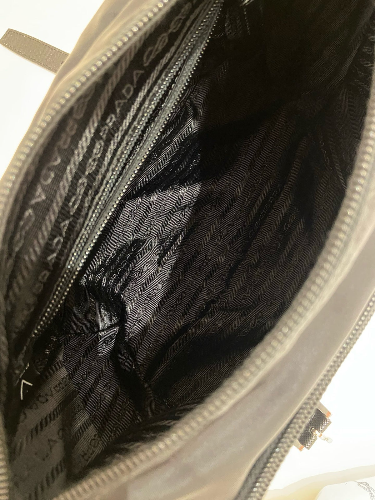 Prada - Messenger Bag - Nylon - Black - (medium)