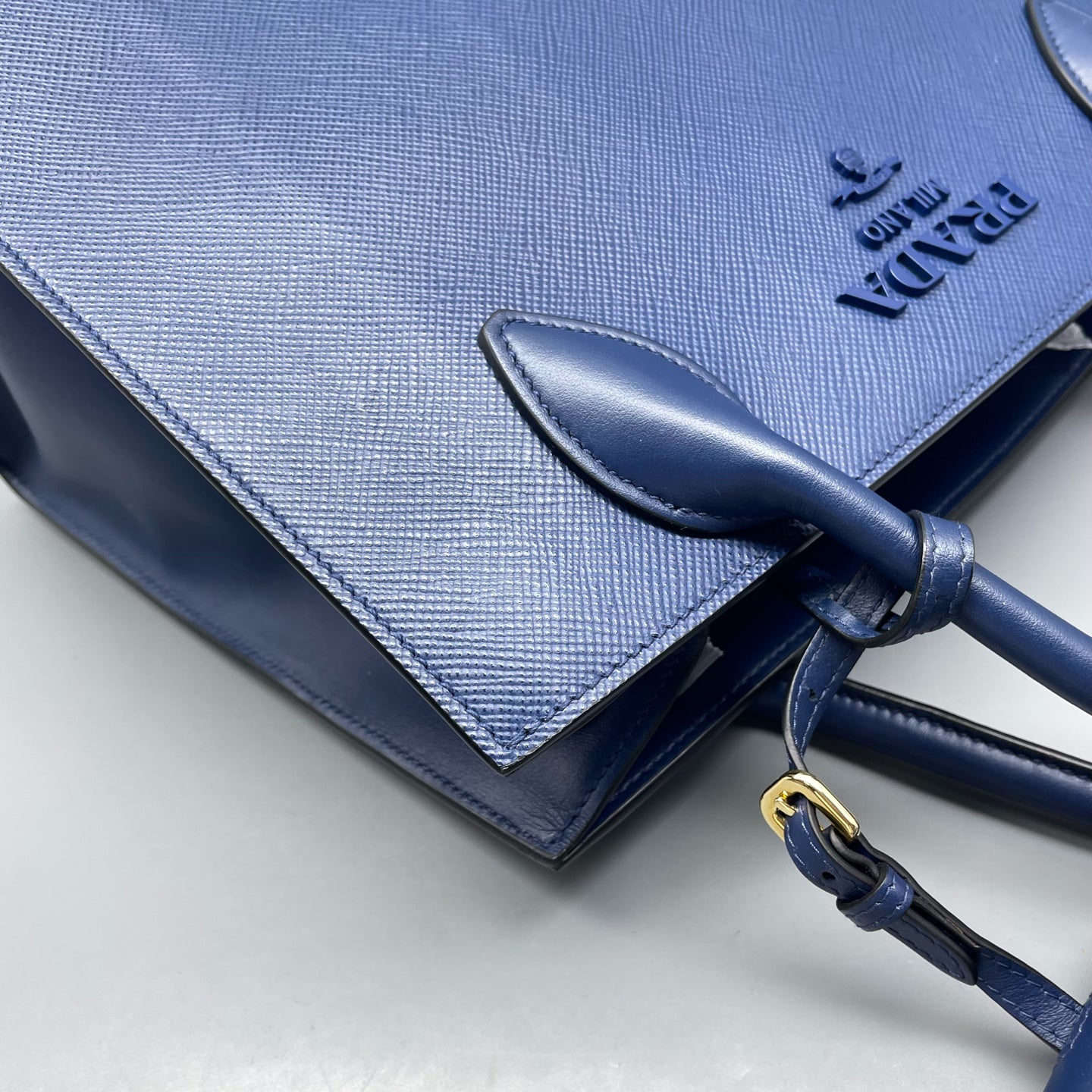 Prada - Monochrome - Leather - Blue - (Medium)
