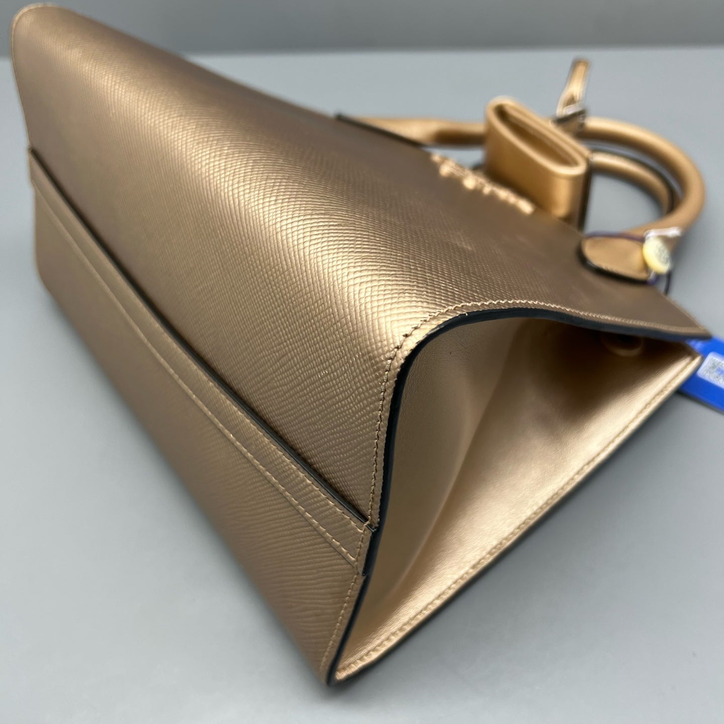 Prada - Monochrome - Leather - Gold - (medium)