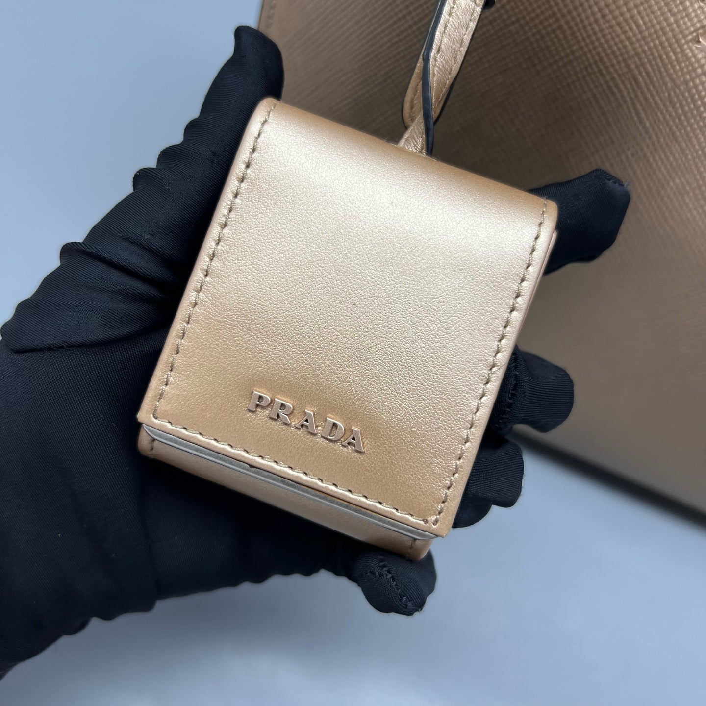 Prada - Monochrome - Leather - Gold - (medium)