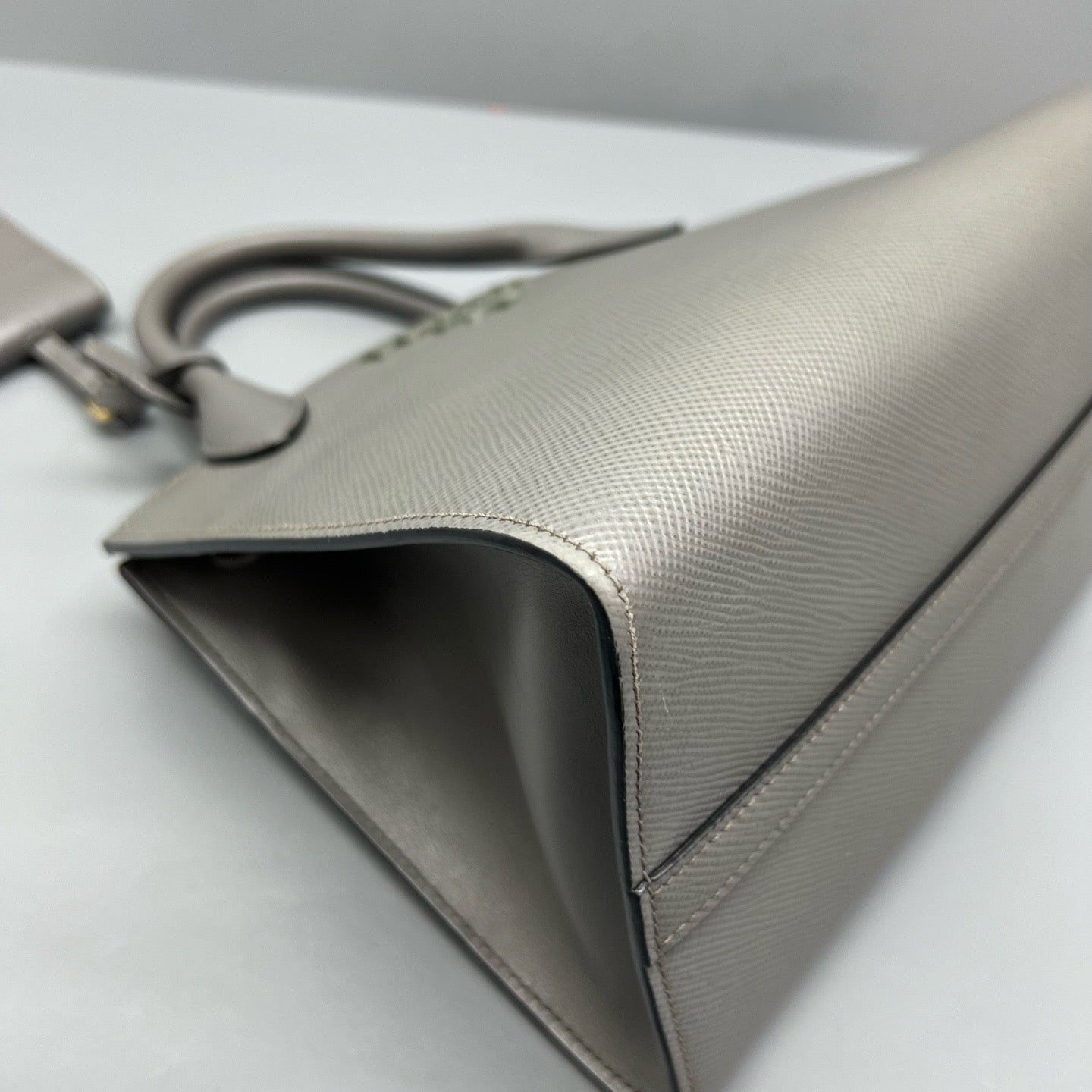 Prada - Monochrome - Leather - Grey - (medium)
