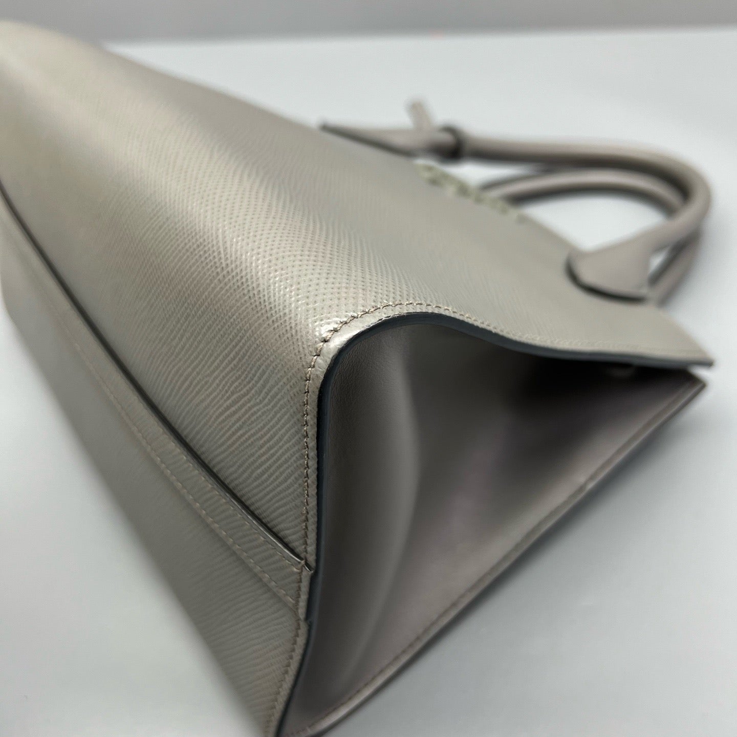 Prada - Monochrome - Leather - Grey - (medium)
