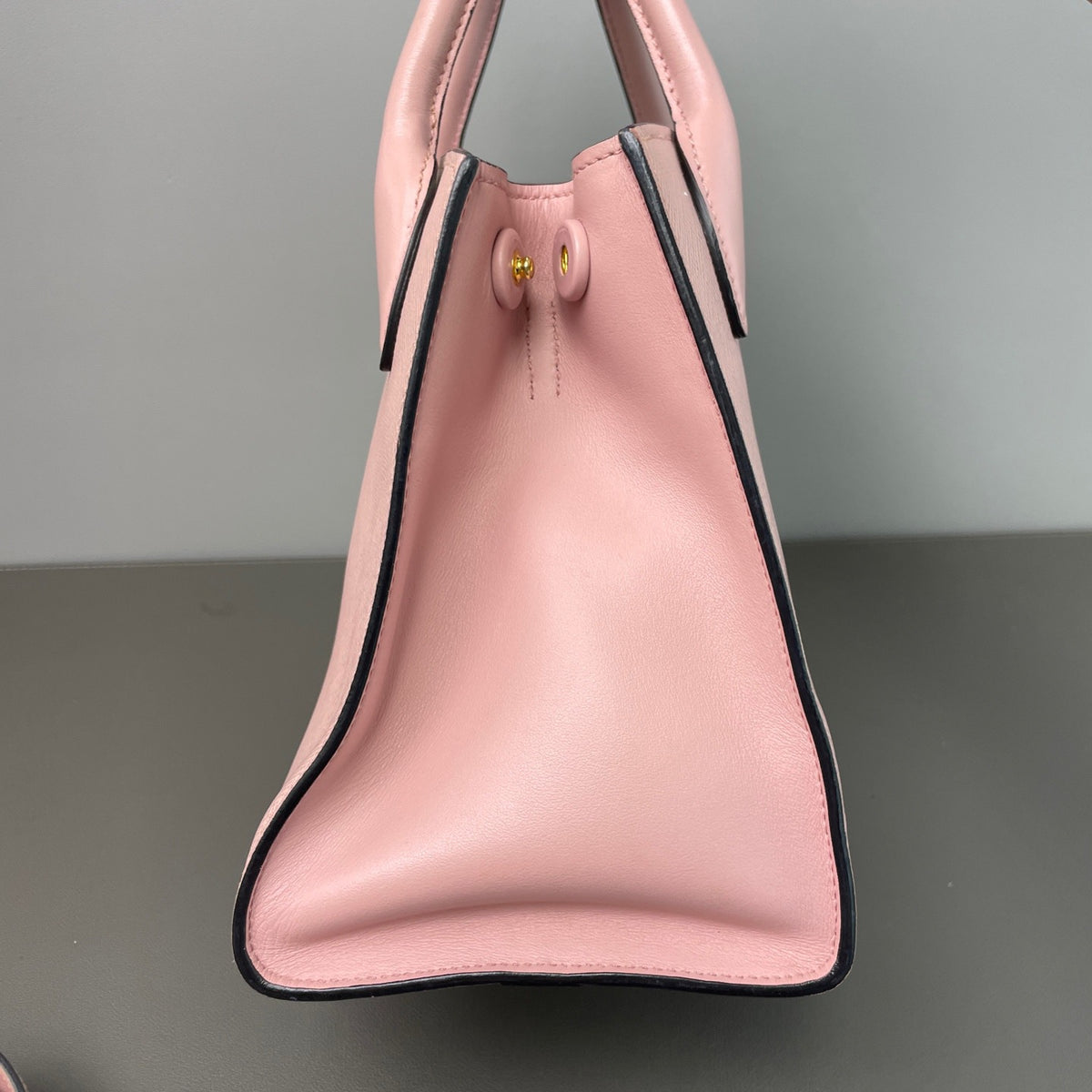 Prada - Monochrome leather handbag - Pink - (medium)