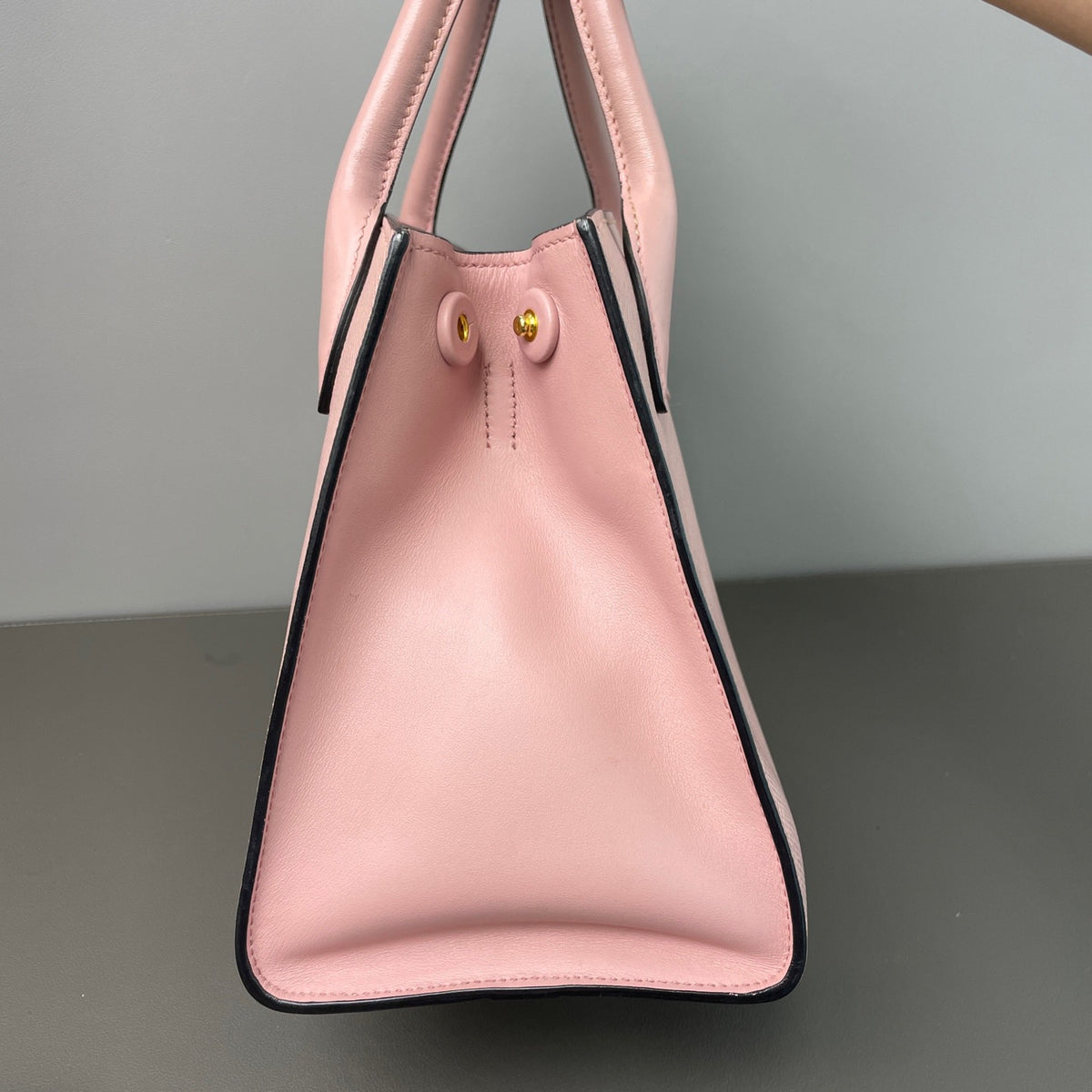 Prada - Monochrome leather handbag - Pink - (medium)