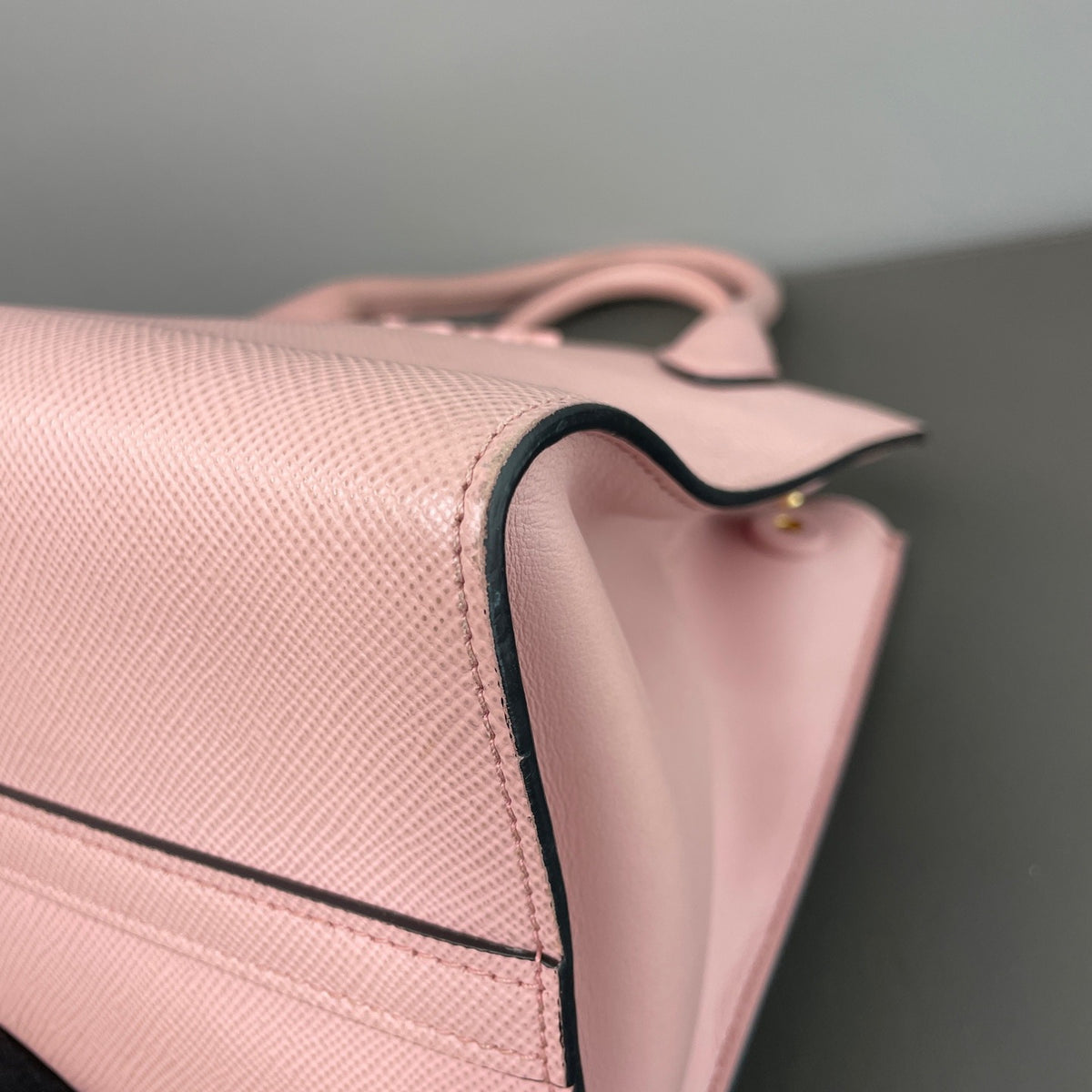 Prada - Monochrome leather handbag - Pink - (medium)