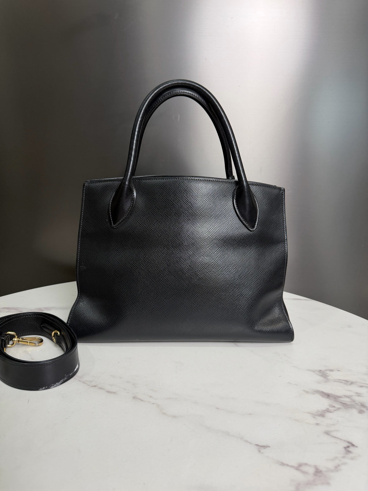 Prada - Monochrome Saffiano Bag - Leather - Black - (medium)