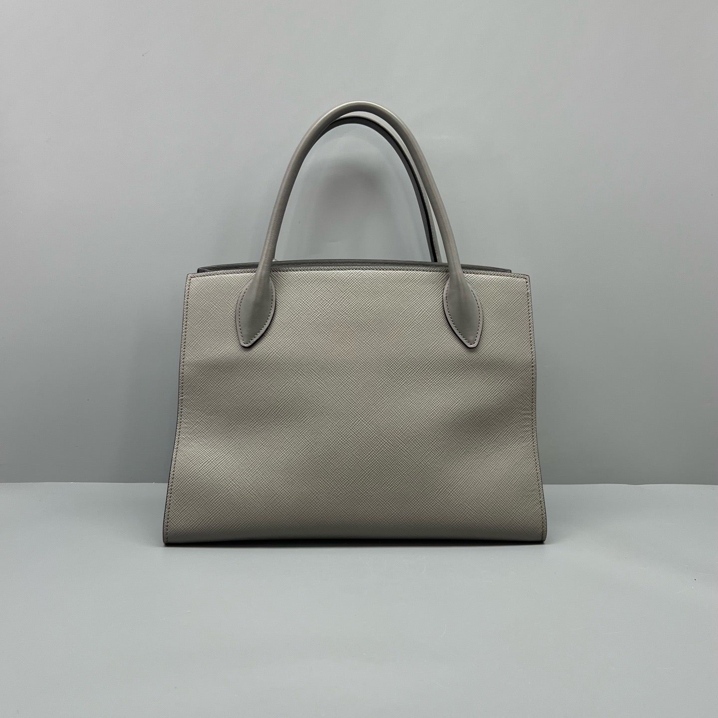 Prada - Monochrome Tote - Leather - Grey - (medium)
