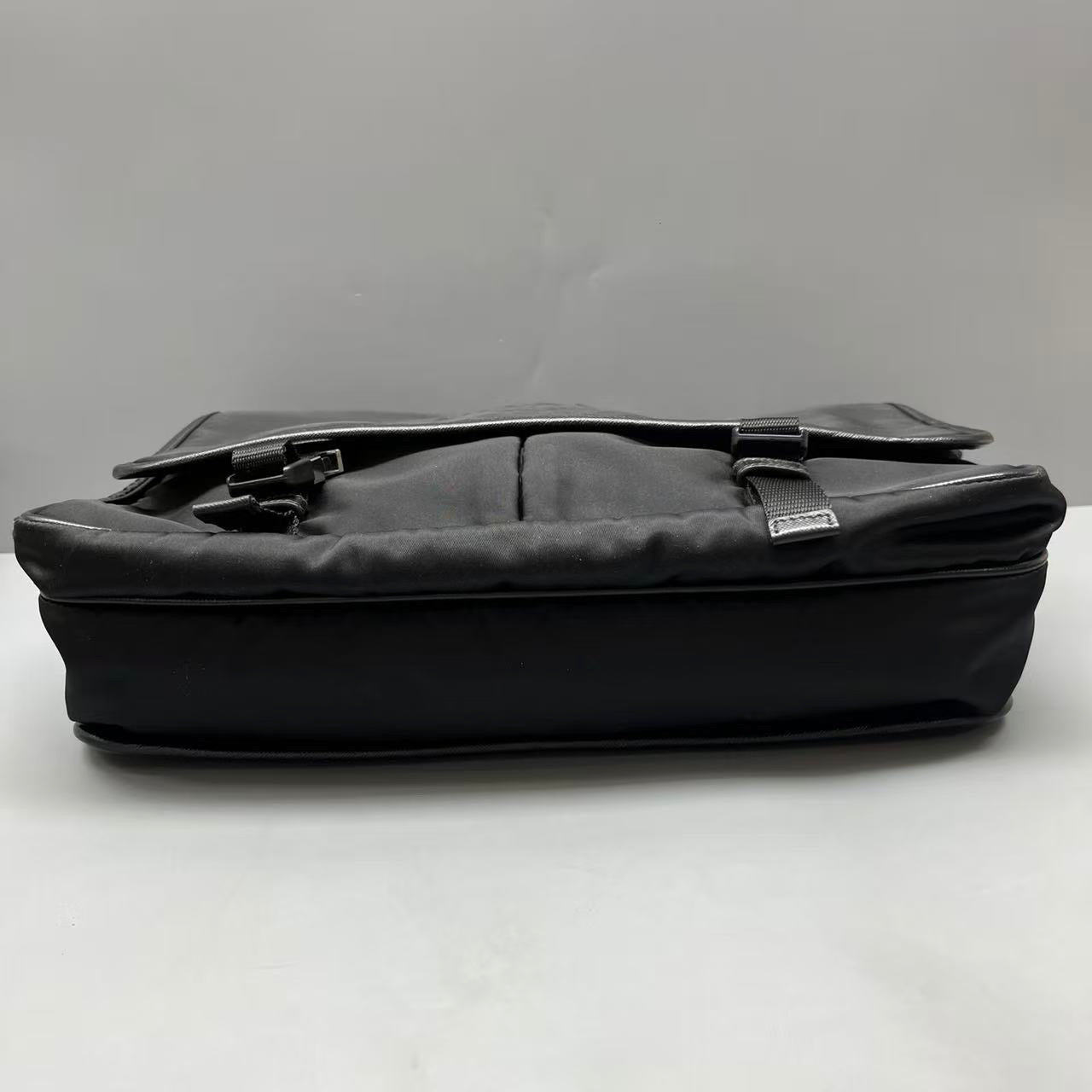 Prada - Nylon Messenger Bag - Nylon with leather trim - Black - (medium)