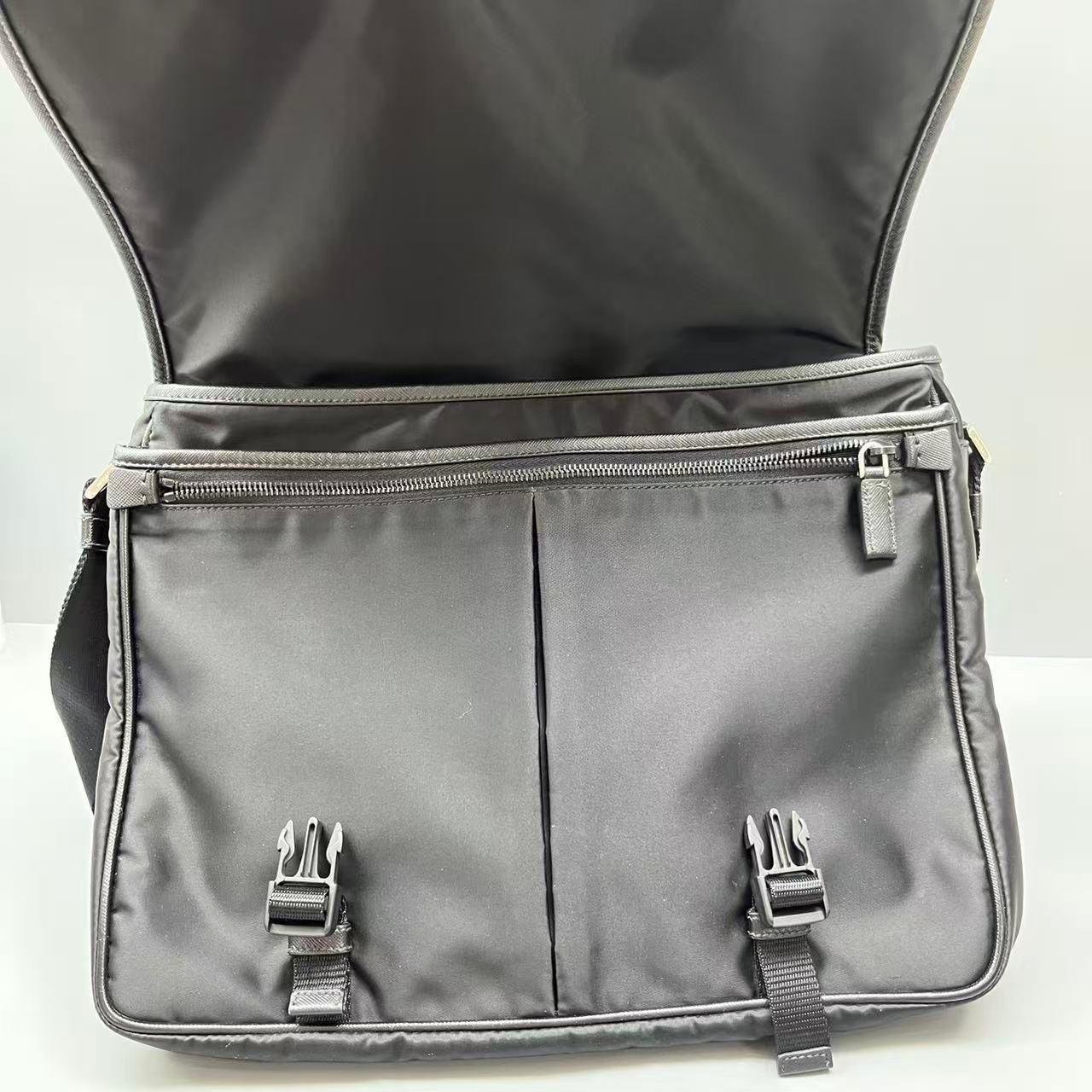 Prada - Nylon Messenger Bag - Nylon with leather trim - Black - (medium)