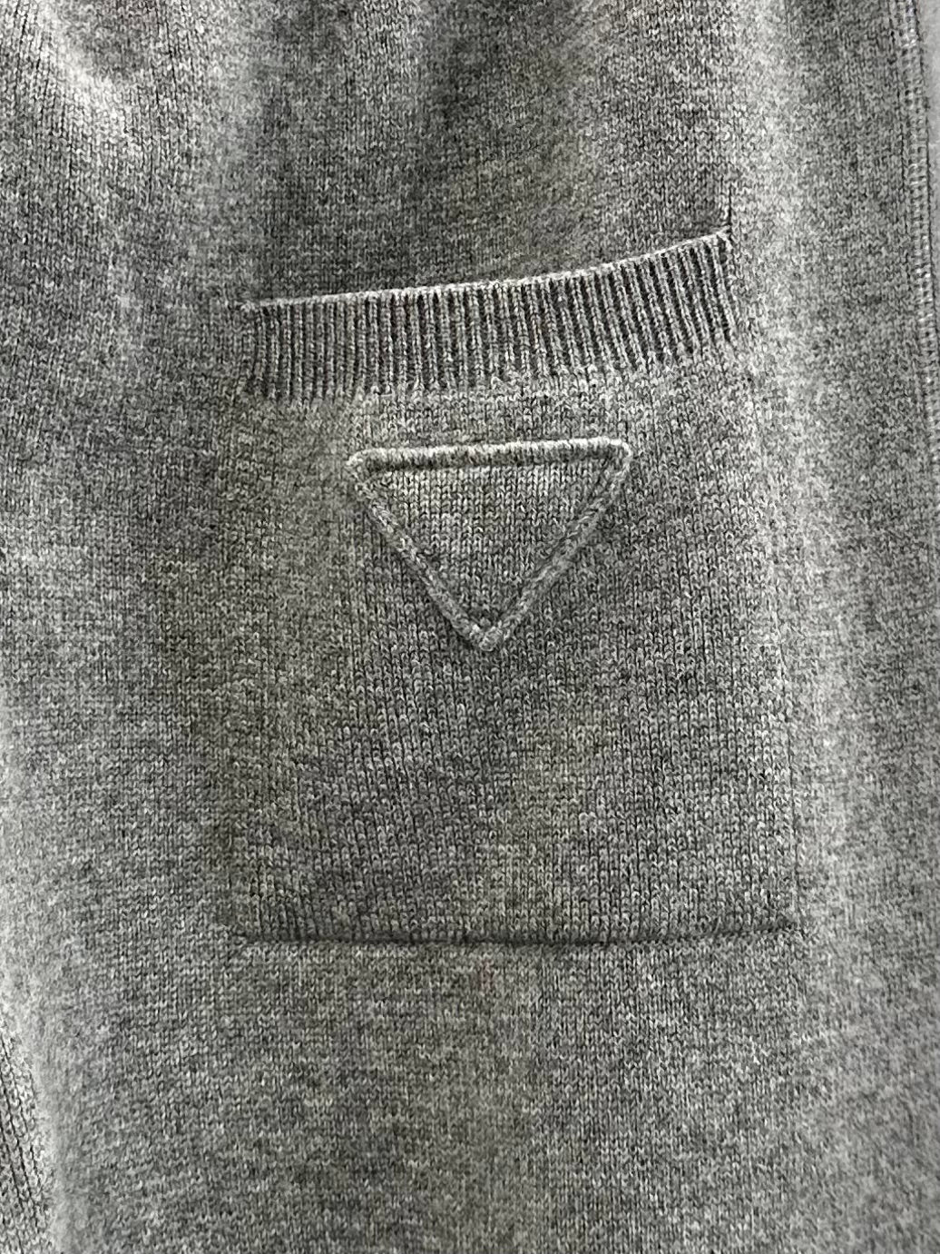 Prada - Other - Cashmere - Grey - (52)