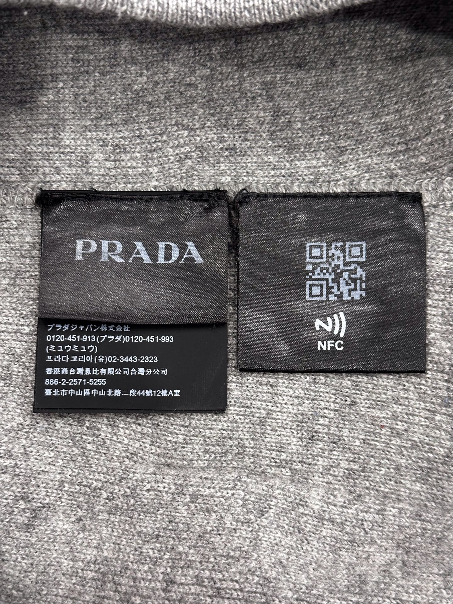 Prada - Other - Cashmere - Grey - (52)