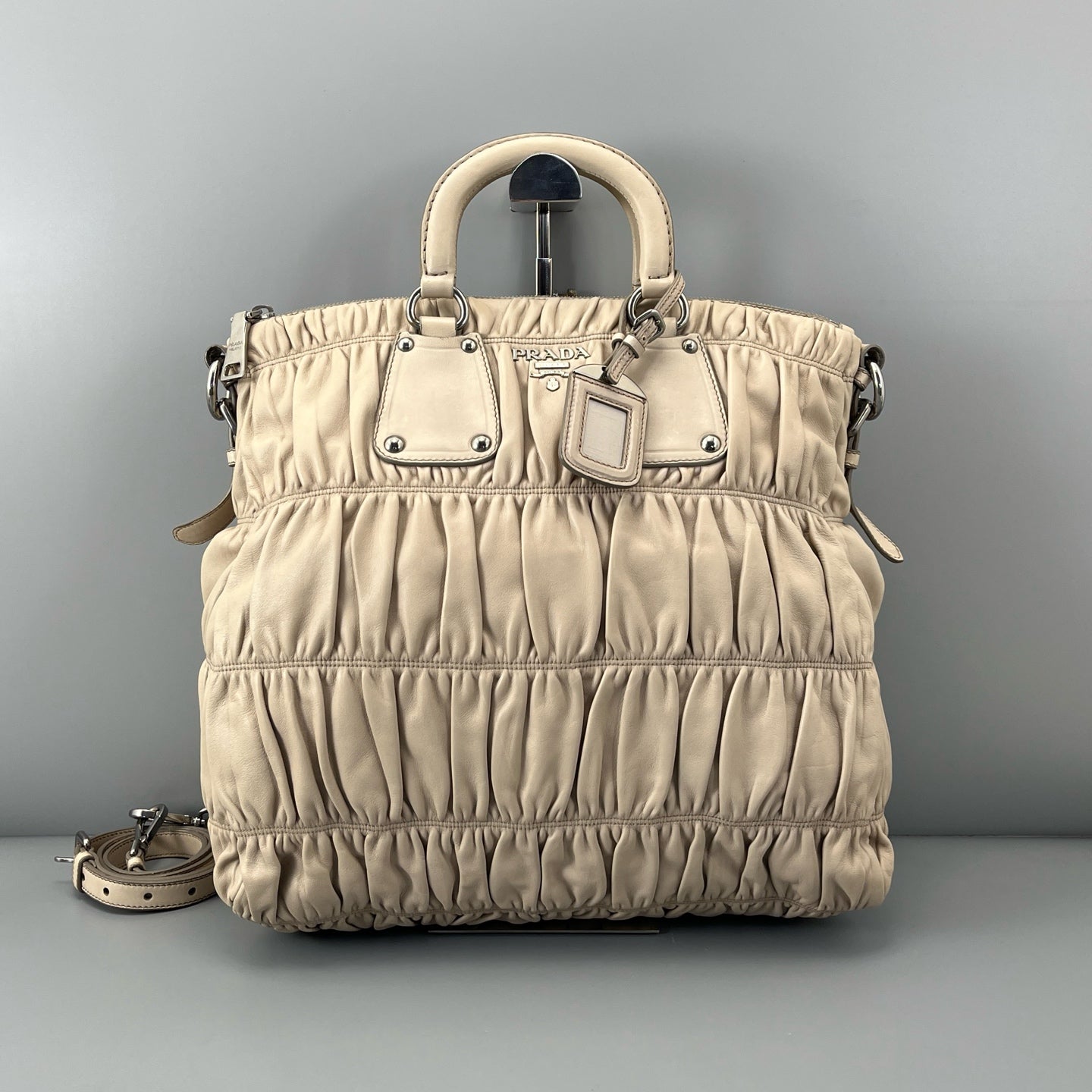 Prada - Other - Leather - Beige - (Medium)