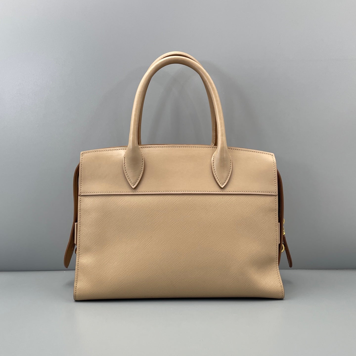 Prada - Other - Leather - Beige - (Medium)