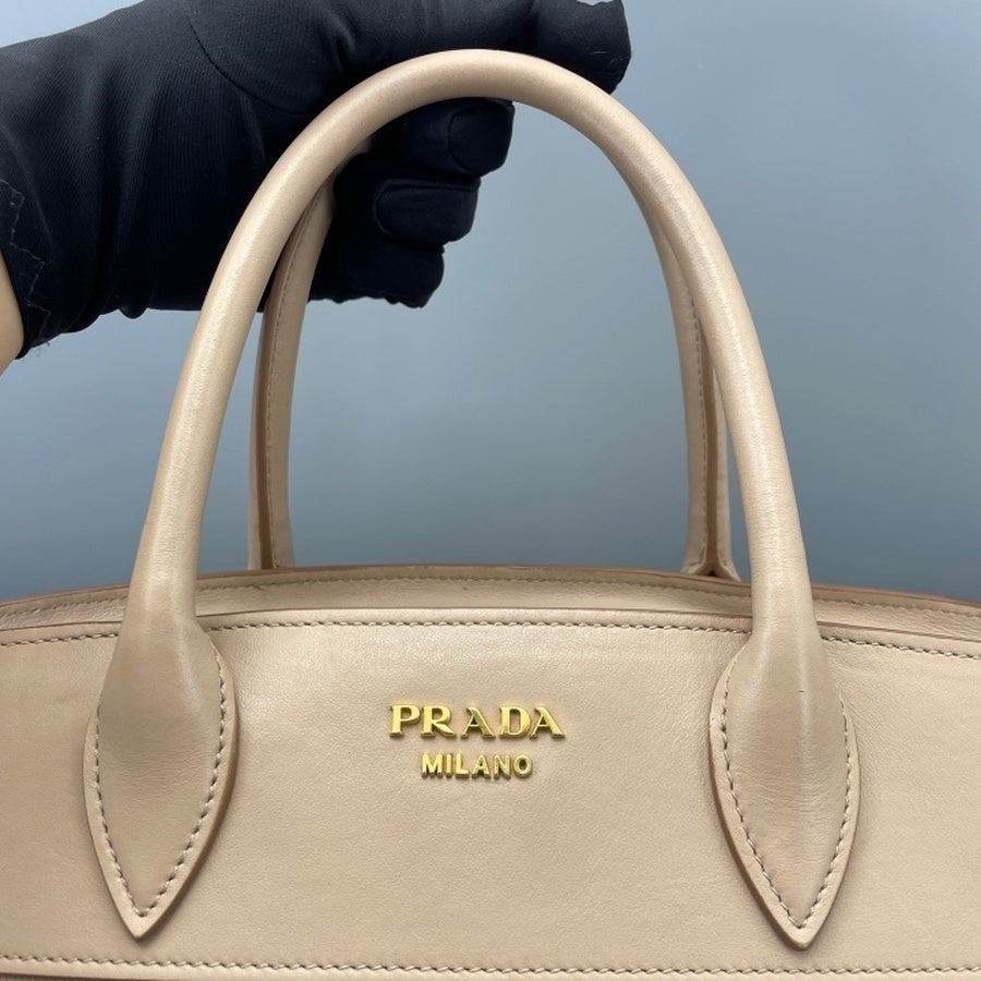Prada - Other - Leather - Beige - (medium)