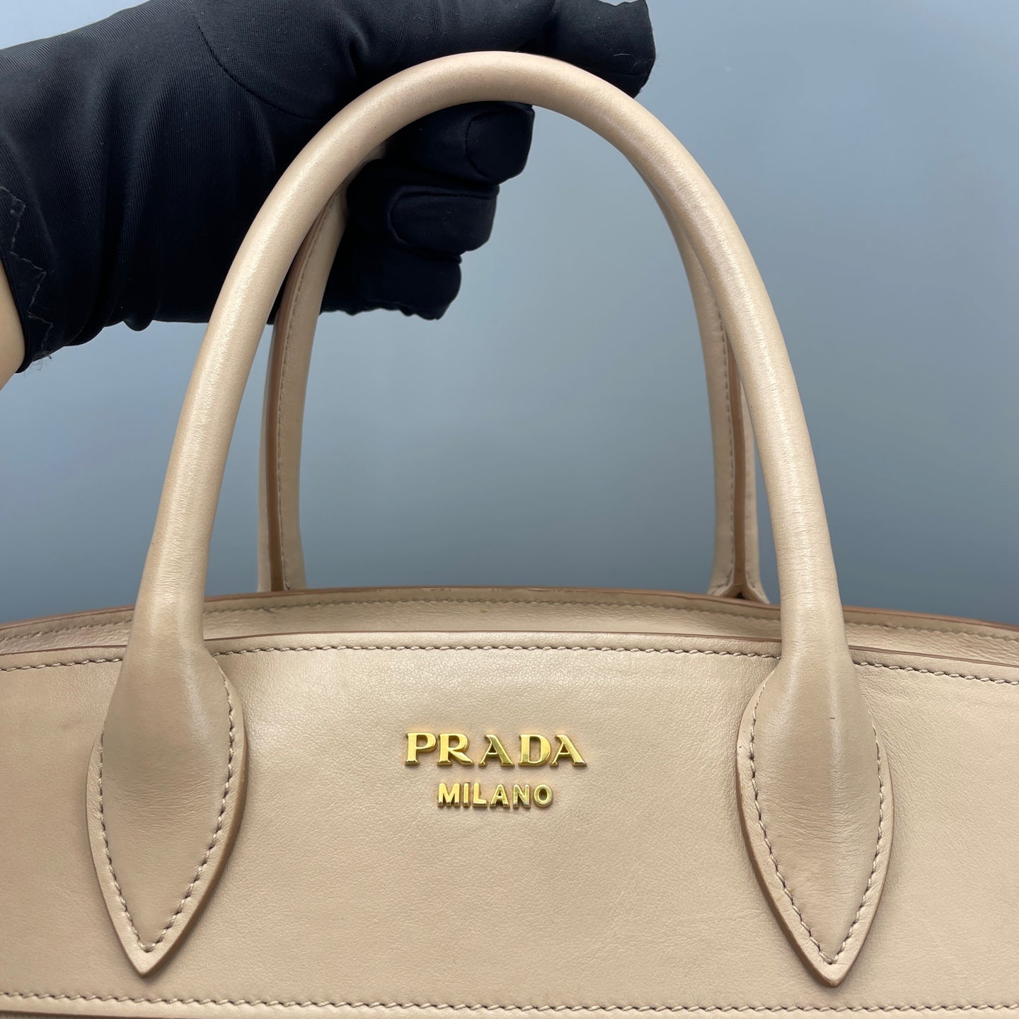Prada - Other - Leather - Beige - (Medium)