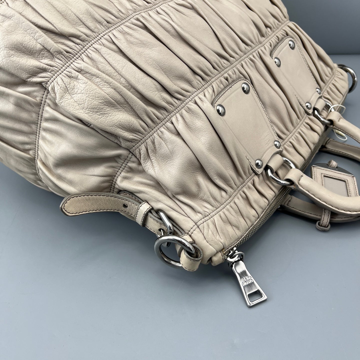 Prada - Other - Leather - Beige - (Medium)