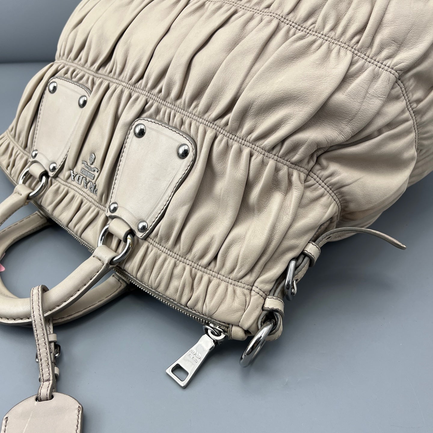 Prada - Other - Leather - Beige - (Medium)